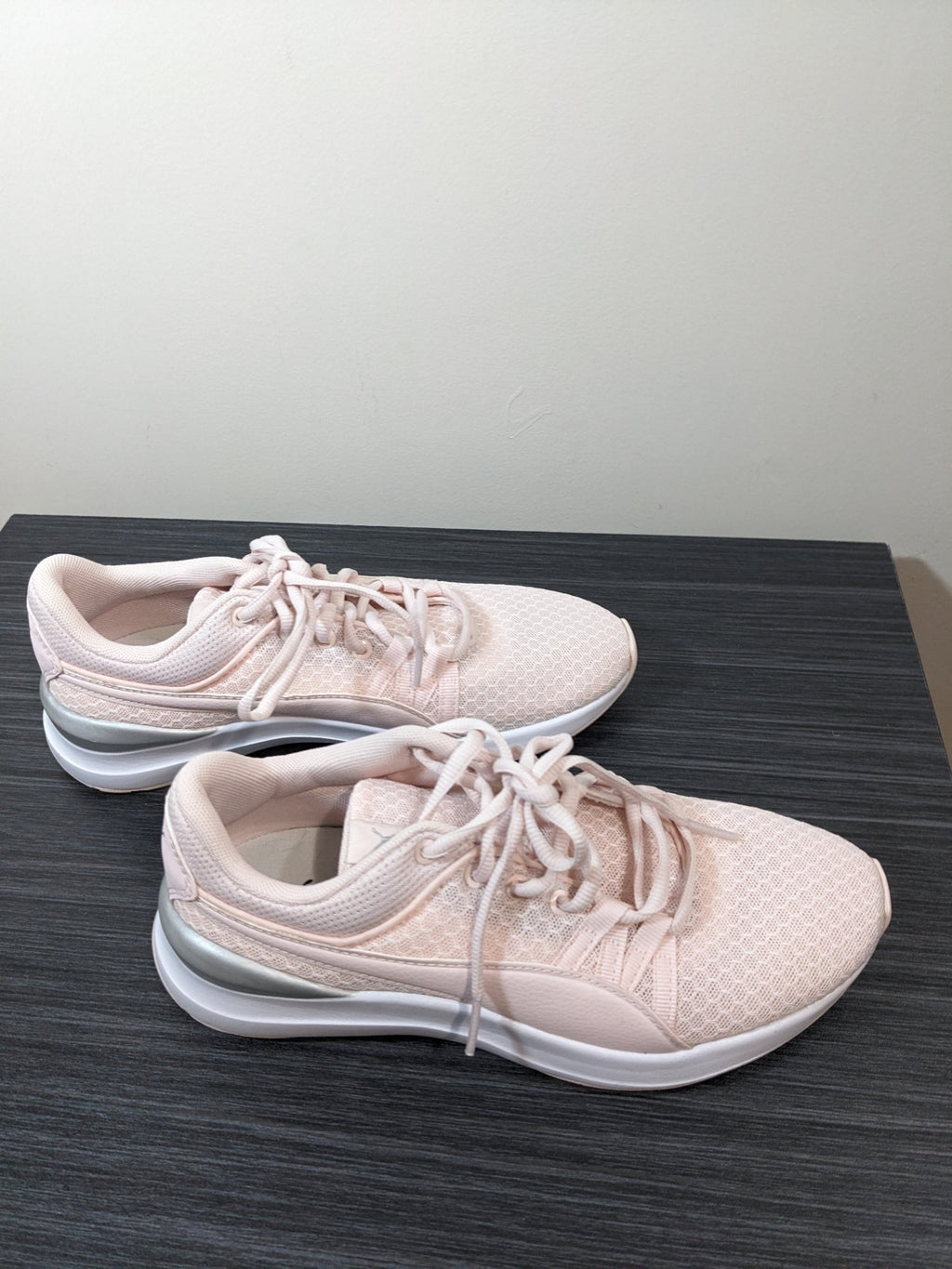 NWOT Puma Pink Runners - sz 6