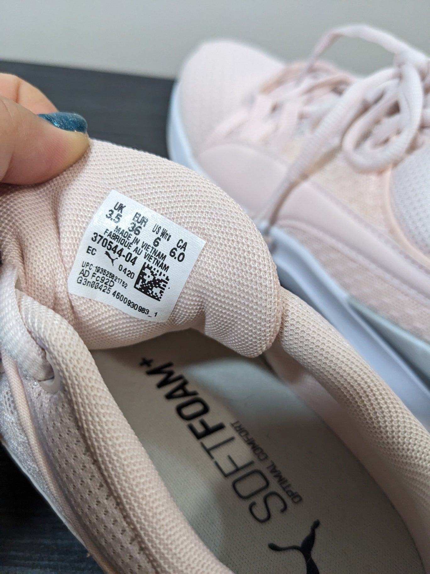 NWOT Puma Pink Runners - sz 6