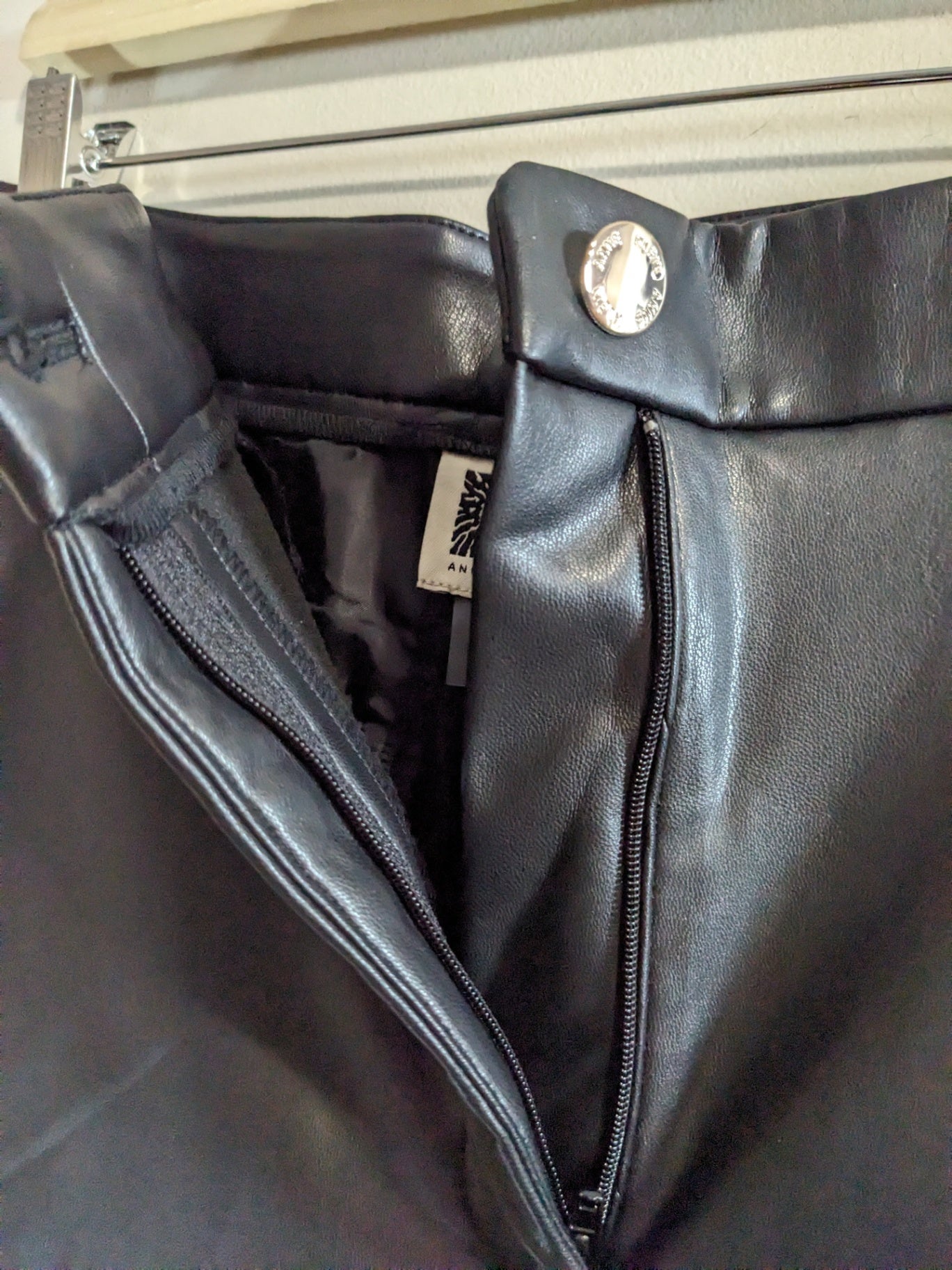 NWT Anne Klein Black Wide Leg Pleather Pants - sz 4