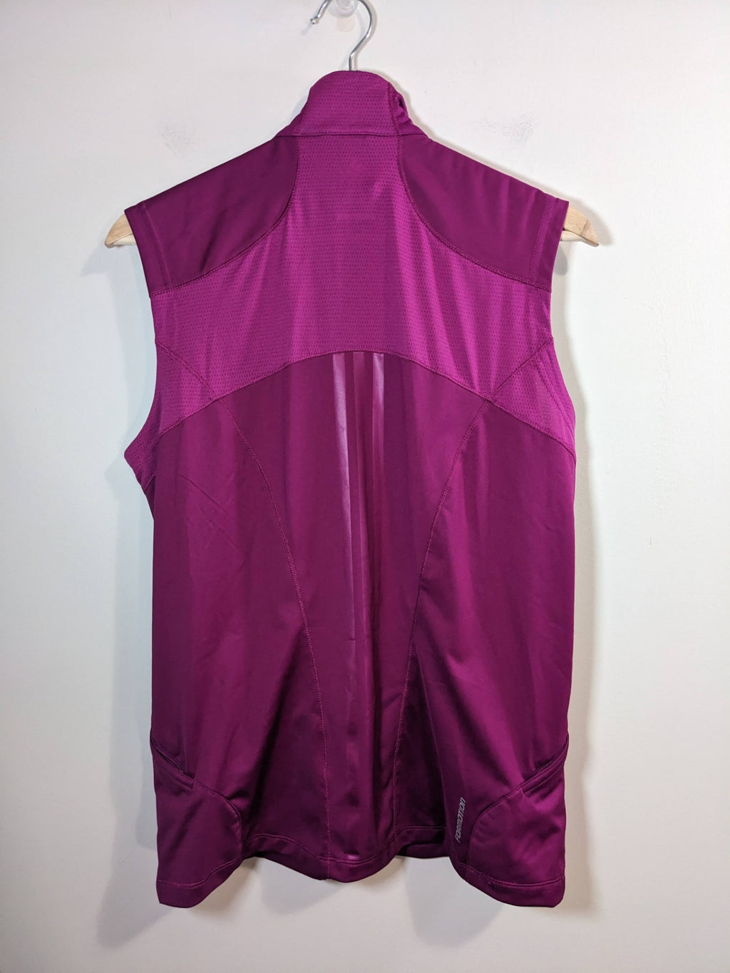 adidas convertible vest/crop jacket - M