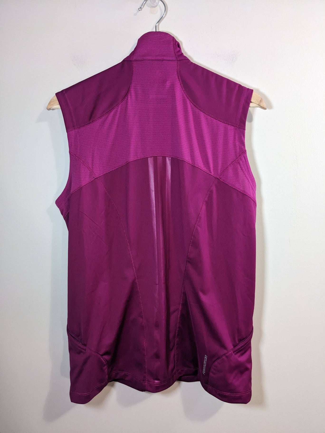 adidas convertible vest/crop jacket - M