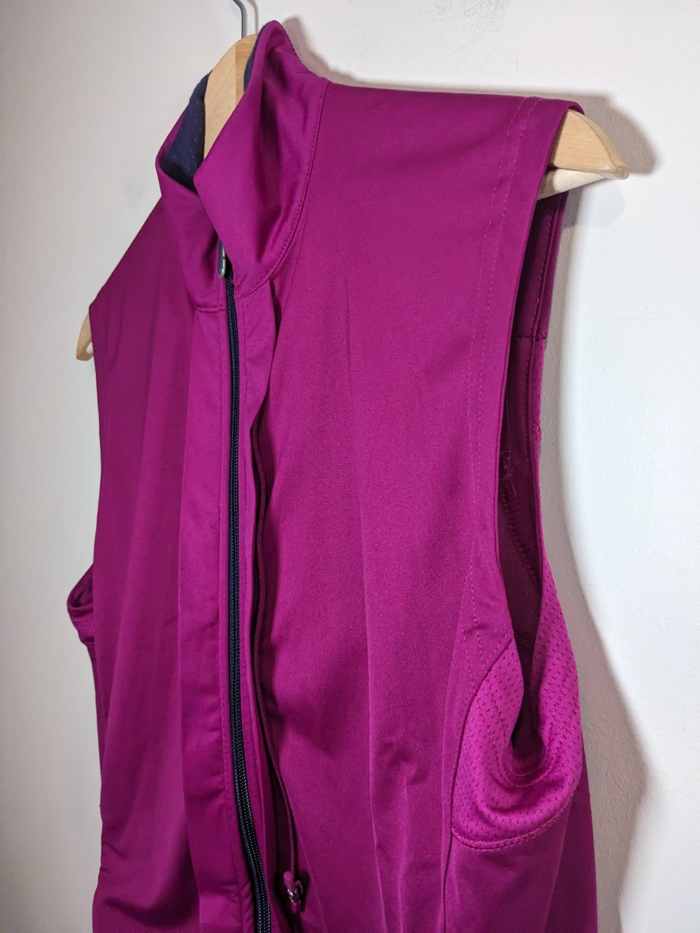 adidas convertible vest/crop jacket - M