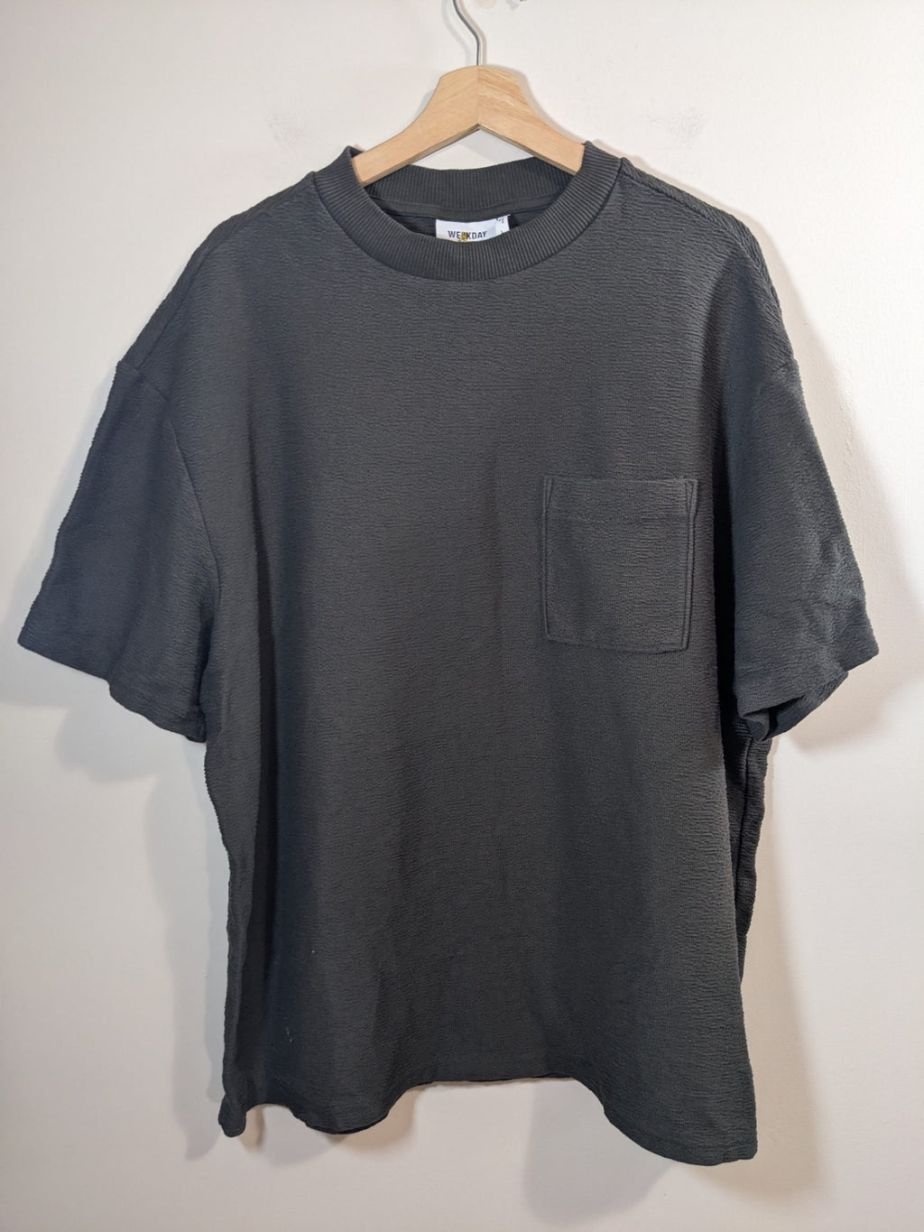 NWT WEEKDAY Structure T-Shirt - L