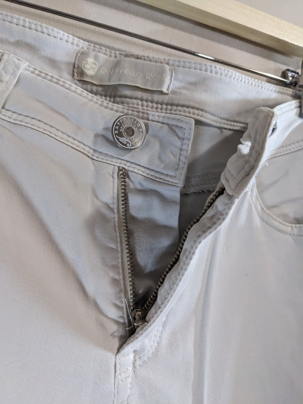 Raffaello Rossi White Pants- sz 28