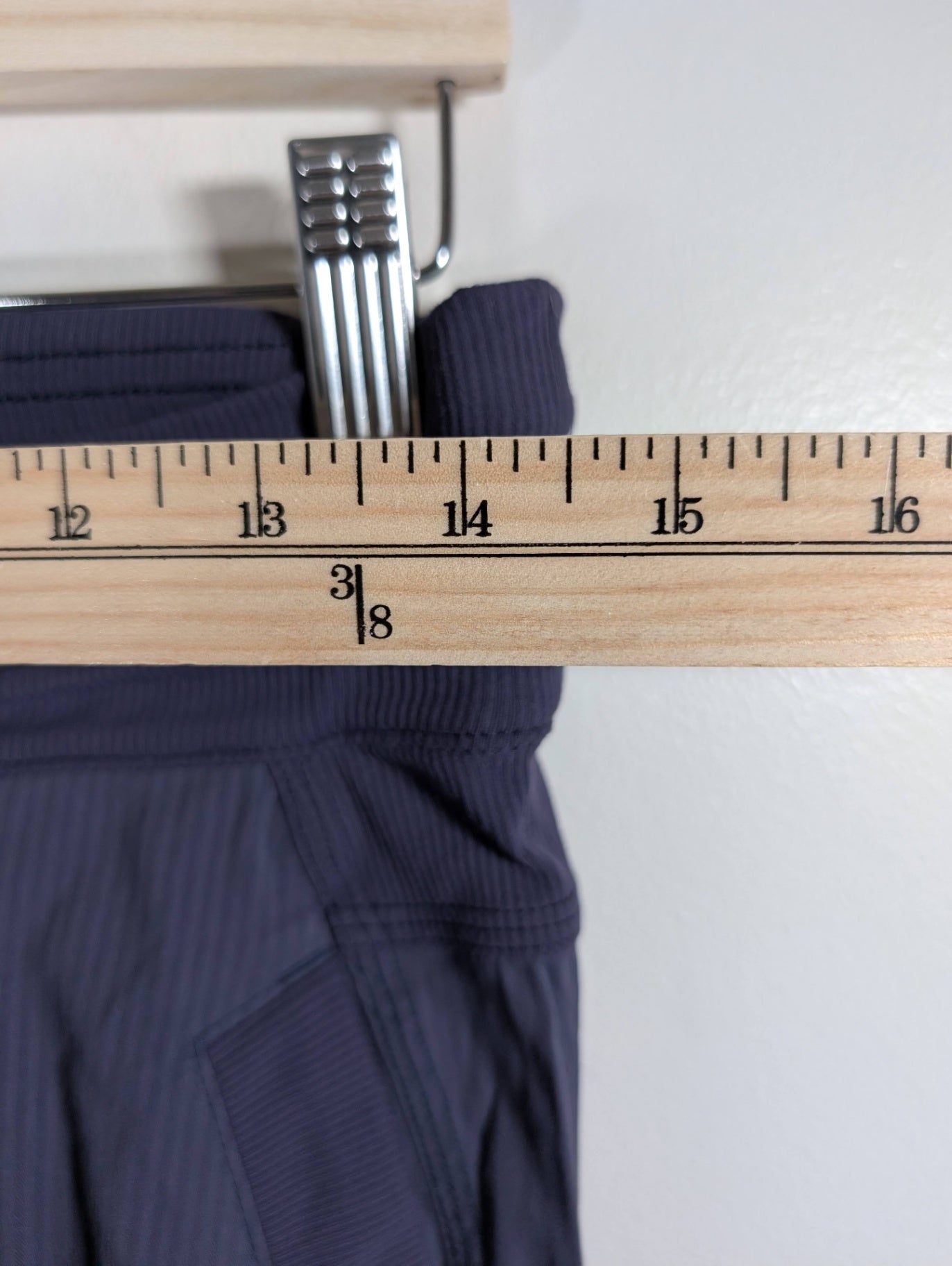 Lululemon dance studio crop- SZ 4