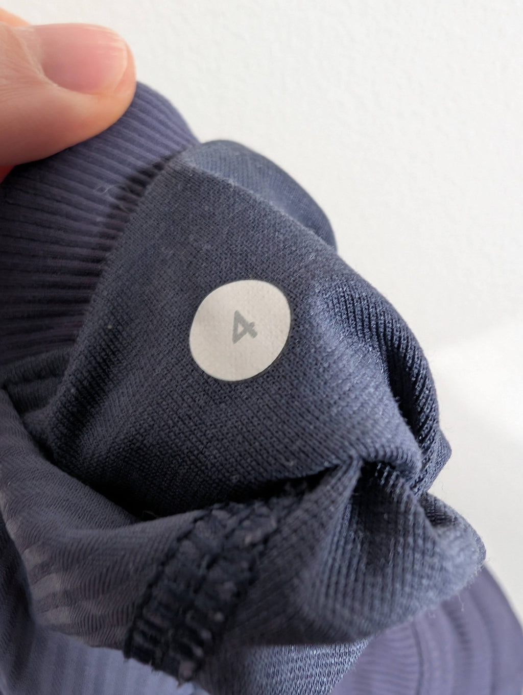 Lululemon dance studio crop- SZ 4