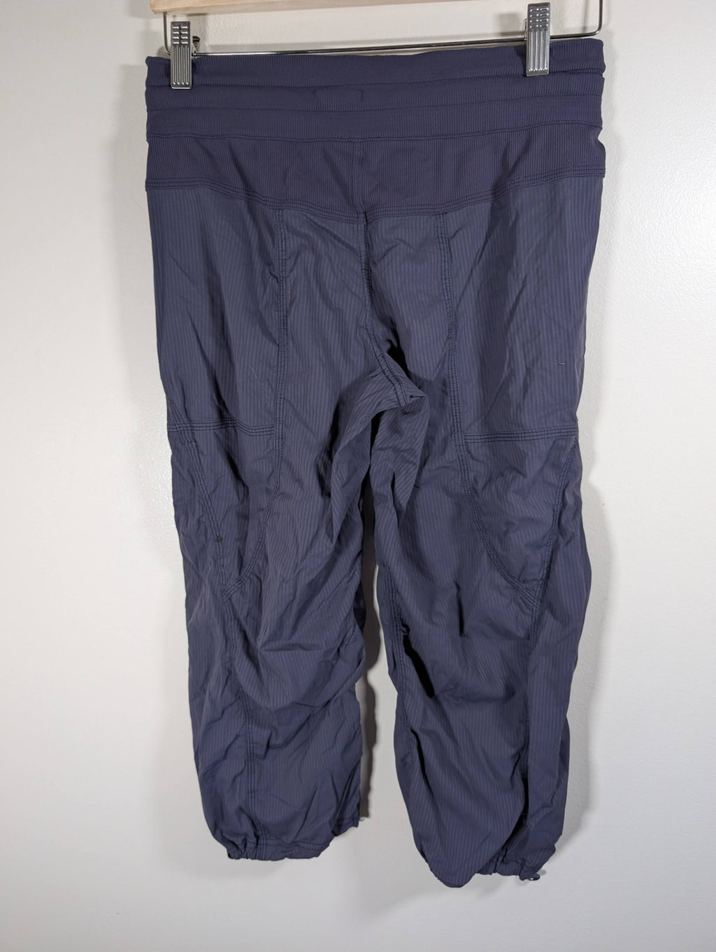 Lululemon dance studio crop- SZ 4