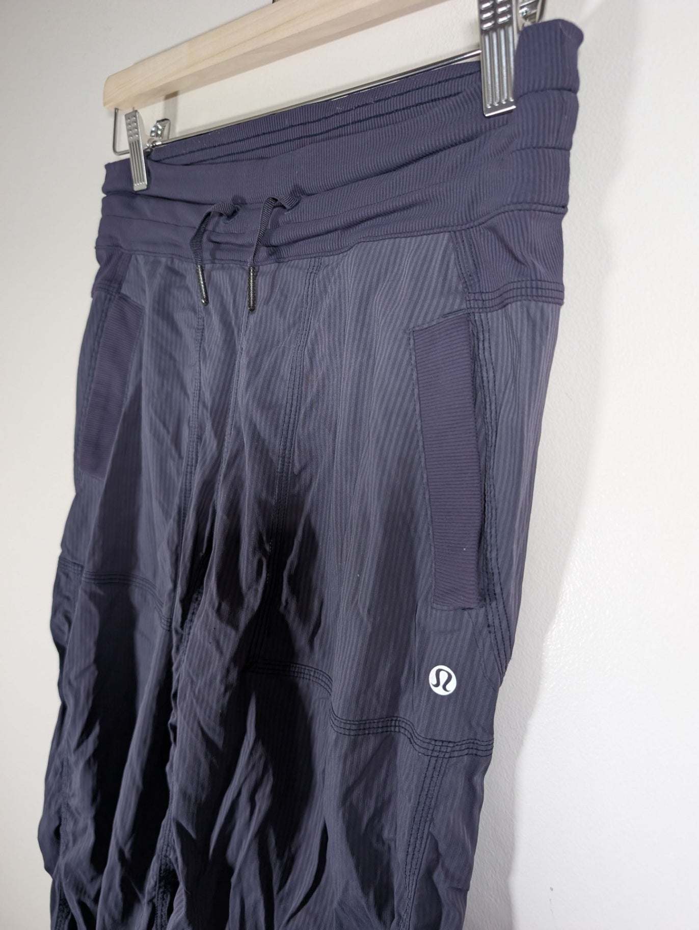 Lululemon dance studio crop- SZ 4