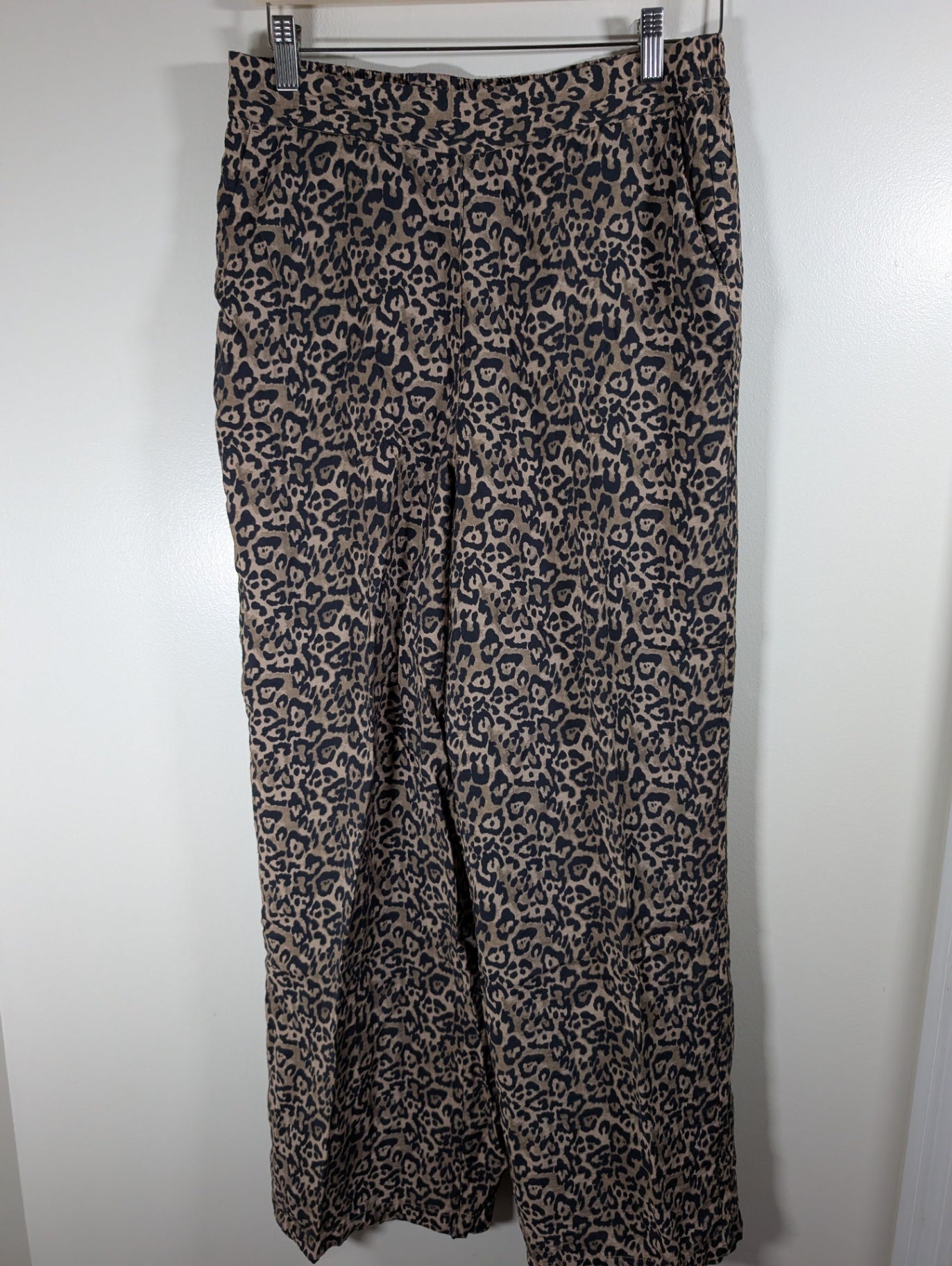 Joe Fresh leopard pants - Medium