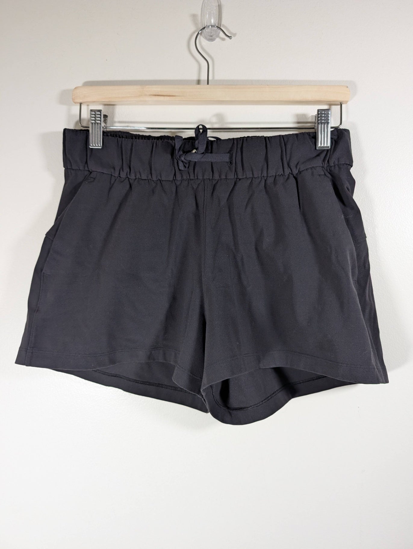 Lululemon on the fly black woven short - SZ 8