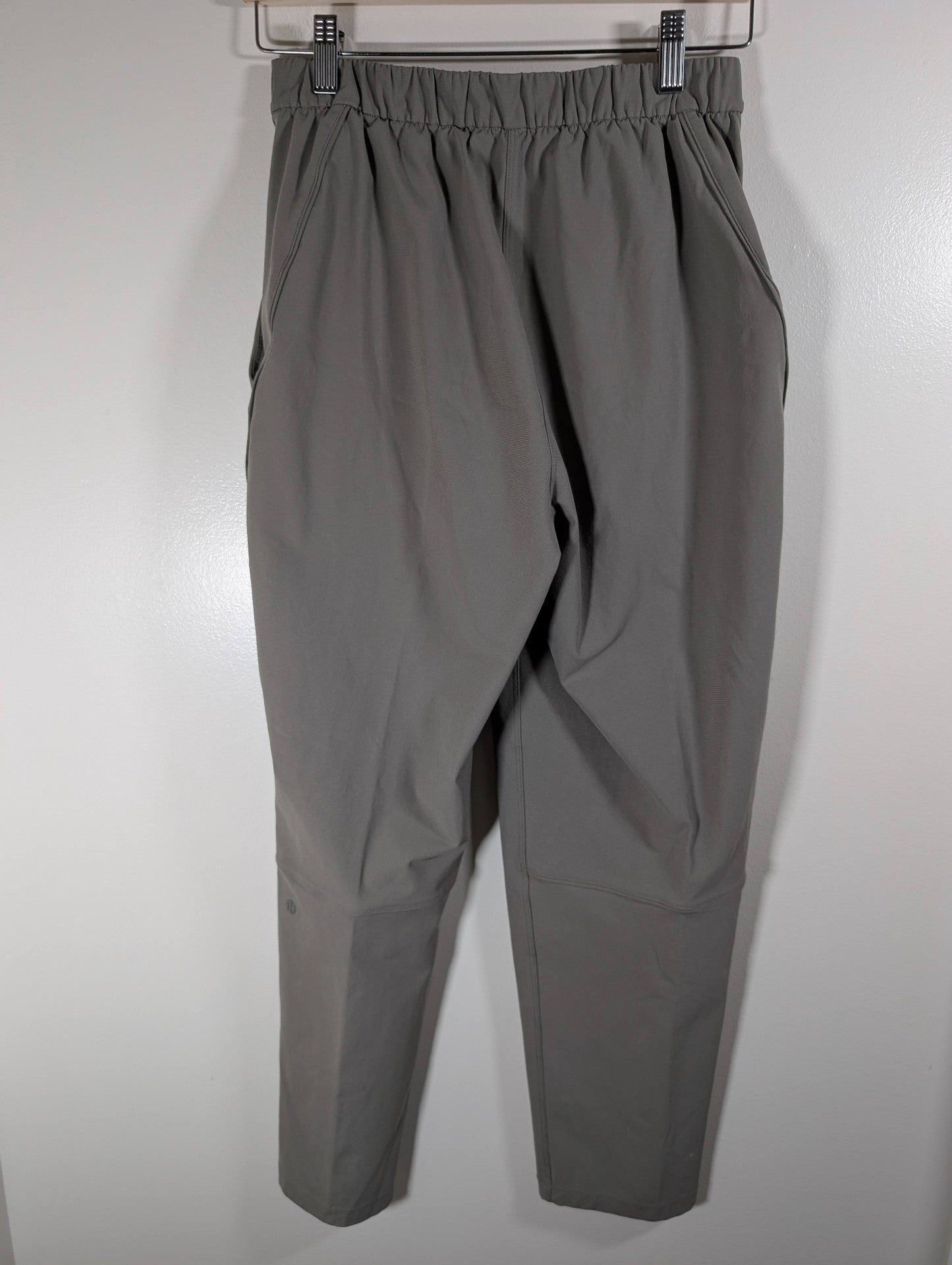 Lululemon pleat front trouser - SZ 6