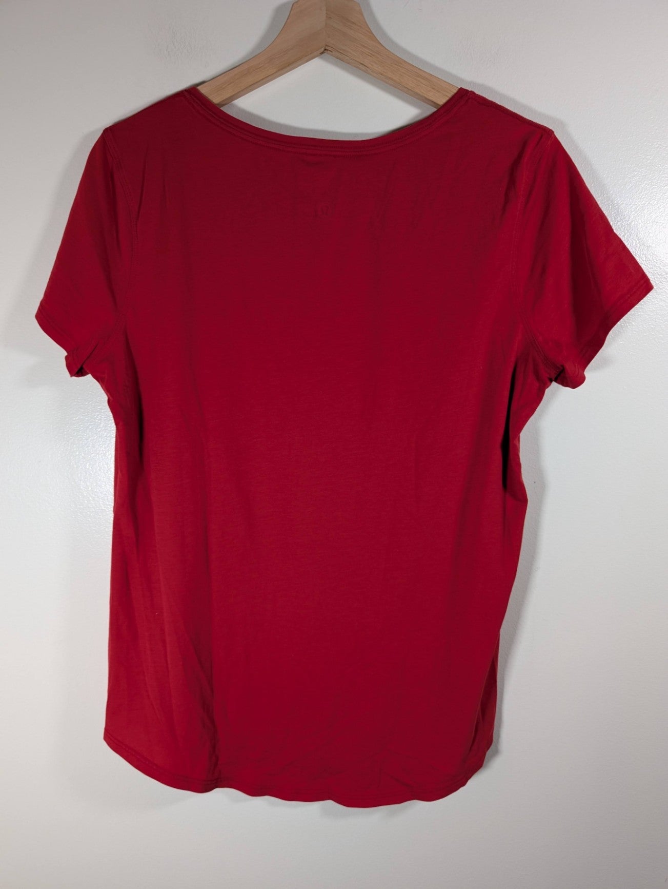 Lululemon red tee - appears SZ 8