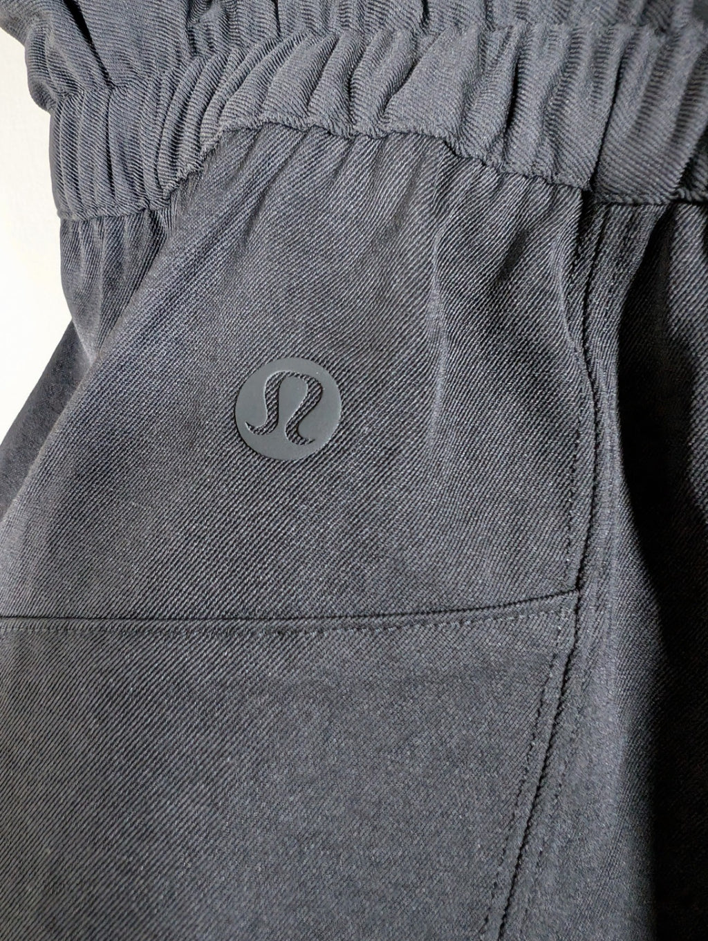 Lululemon trip taker black skirt - SZ 6