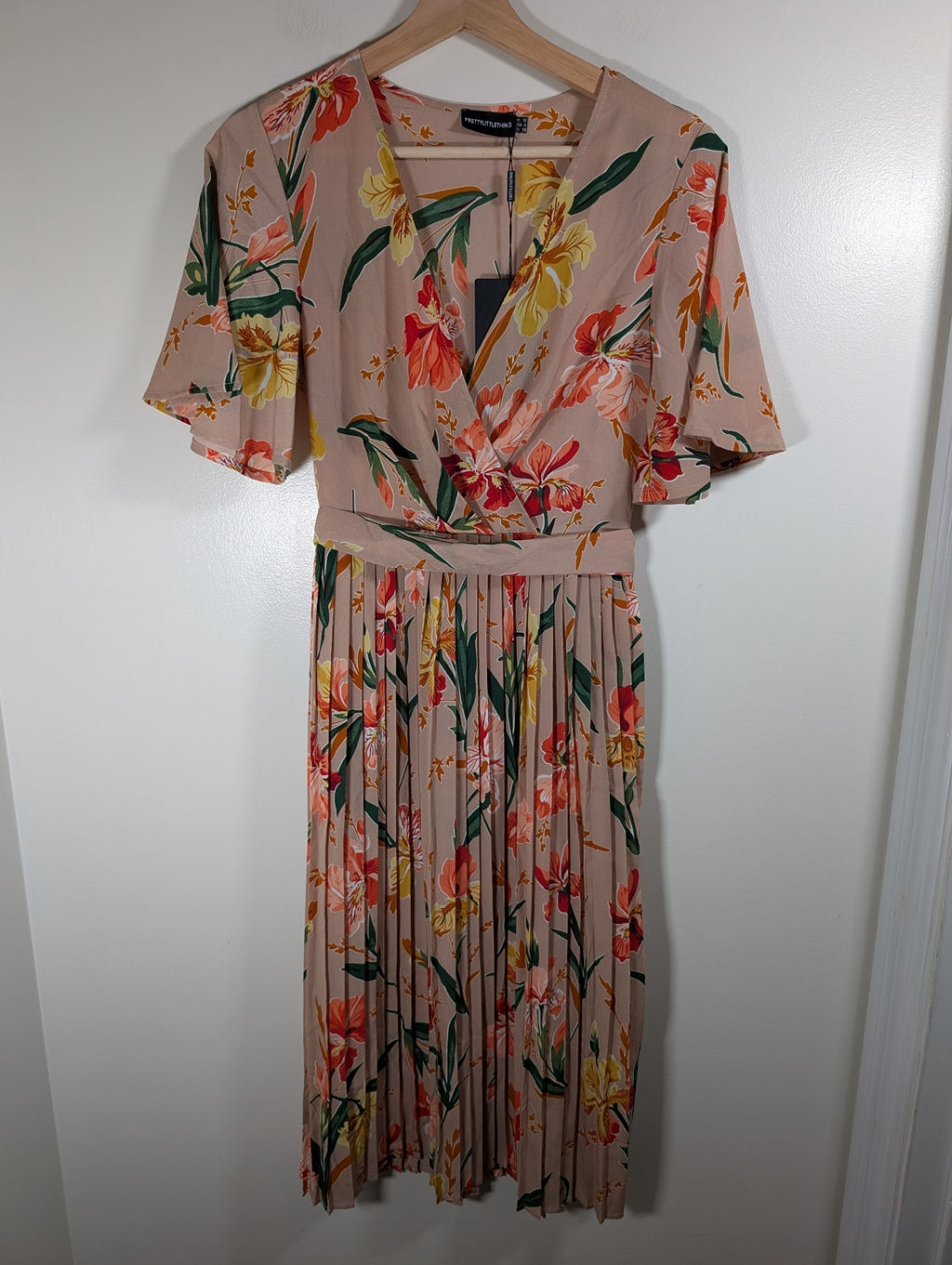 NWT Pretty Little Thing pink pleated floral midi dress - SZ 6