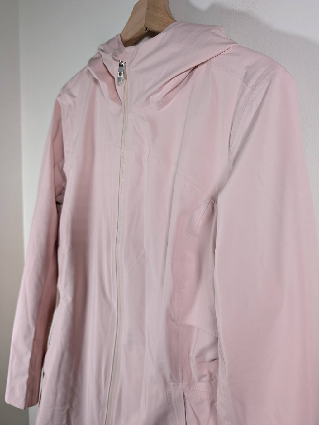 Lululemon rain rebel pink jacket - SZ 8