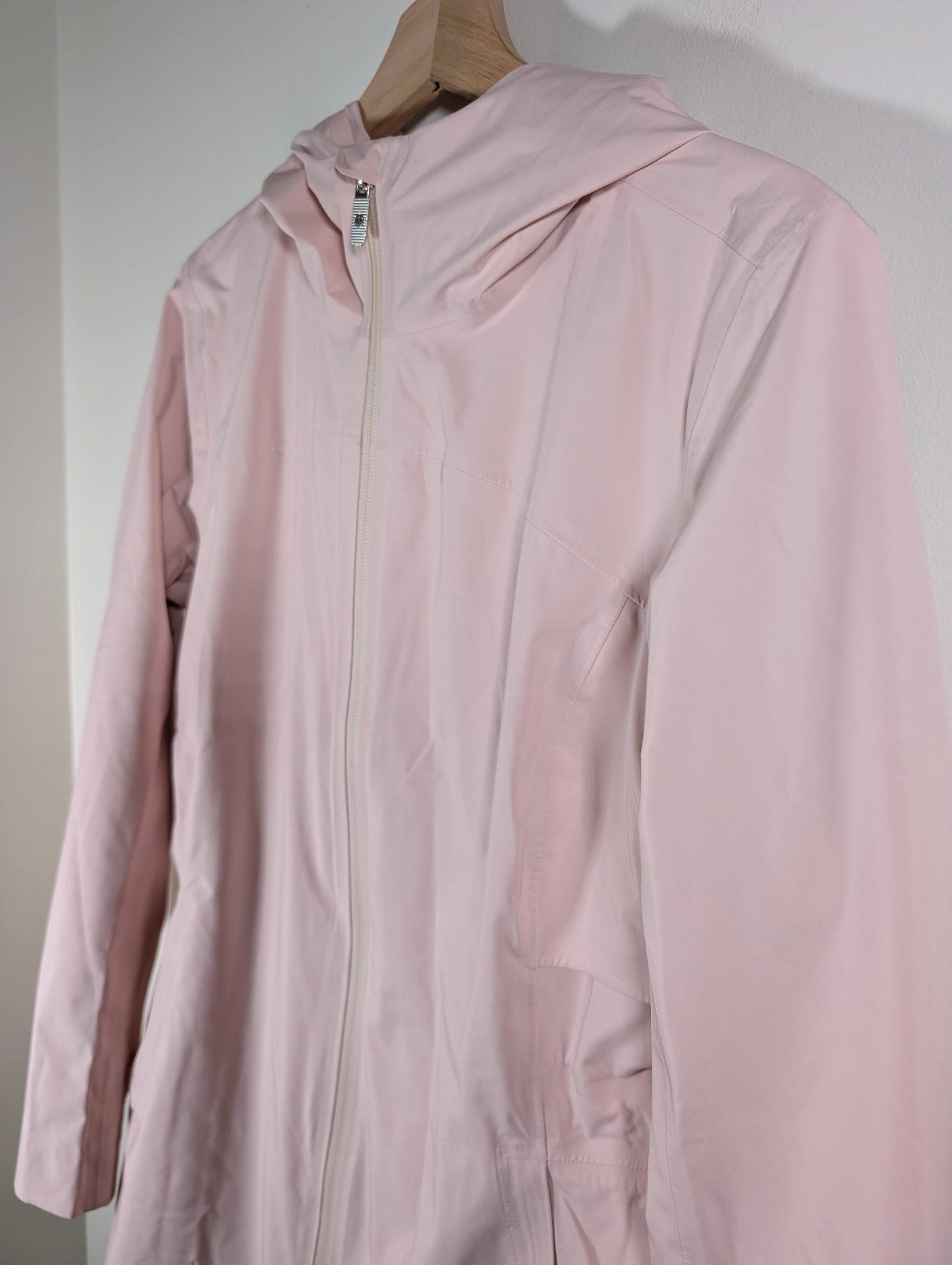 Lululemon rain rebel pink jacket - SZ 8