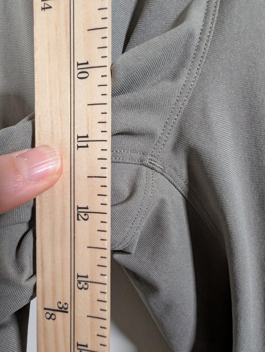 Lululemon pleat front trouser - SZ 6