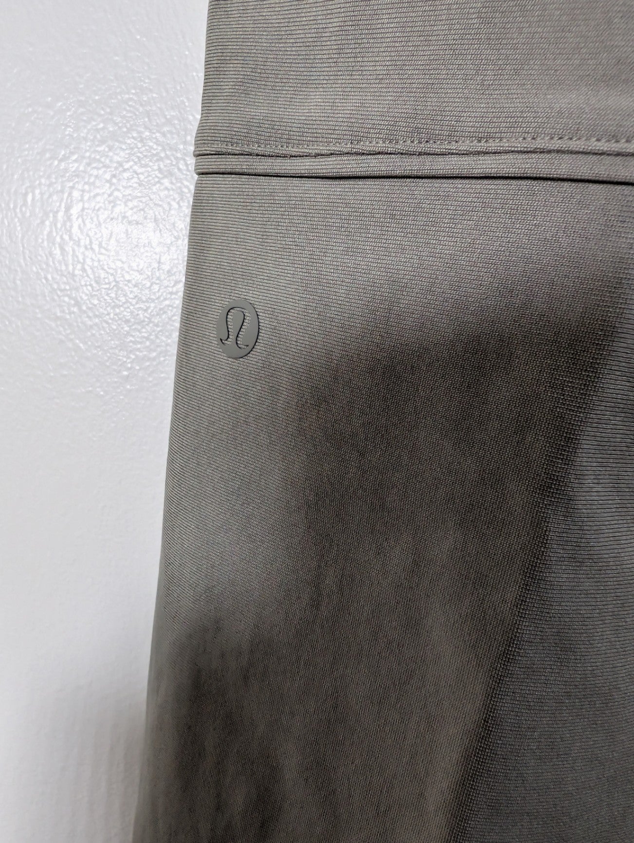 Lululemon pleat front trouser - SZ 6