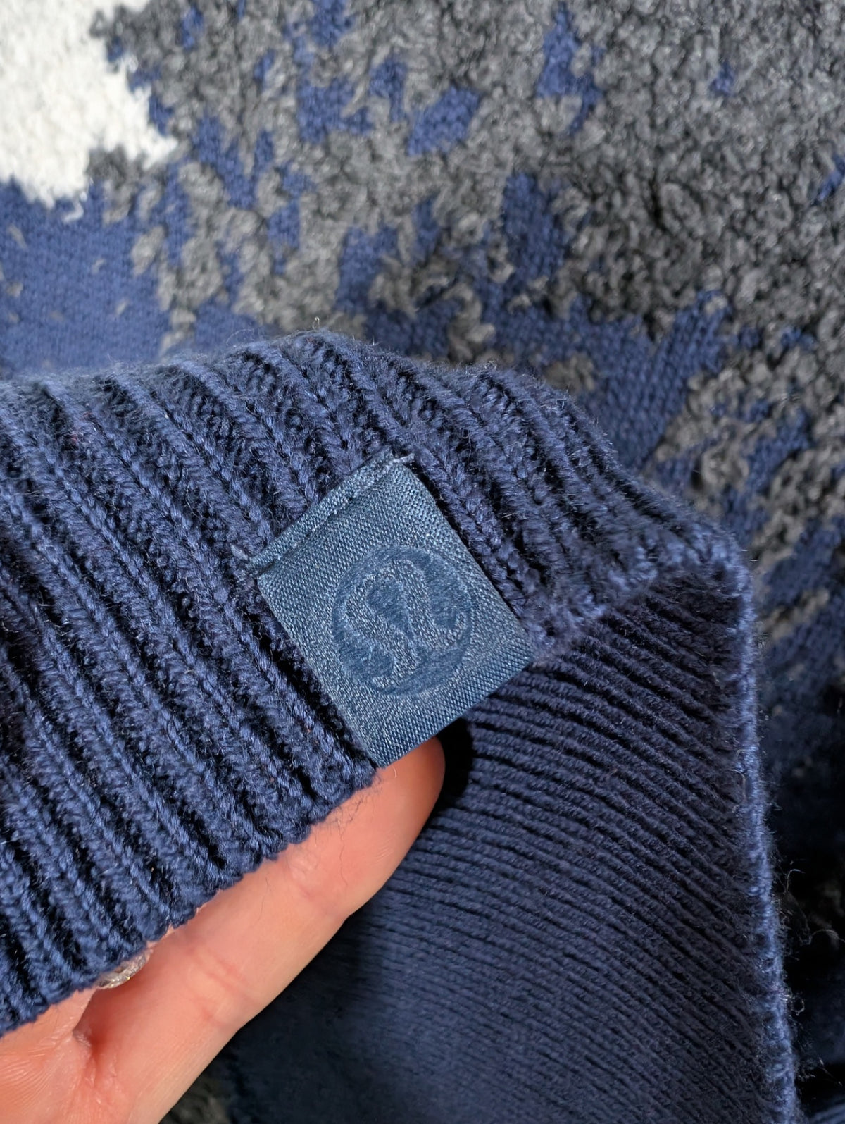 Lululemon ombre knit texture poncho - SZ 6