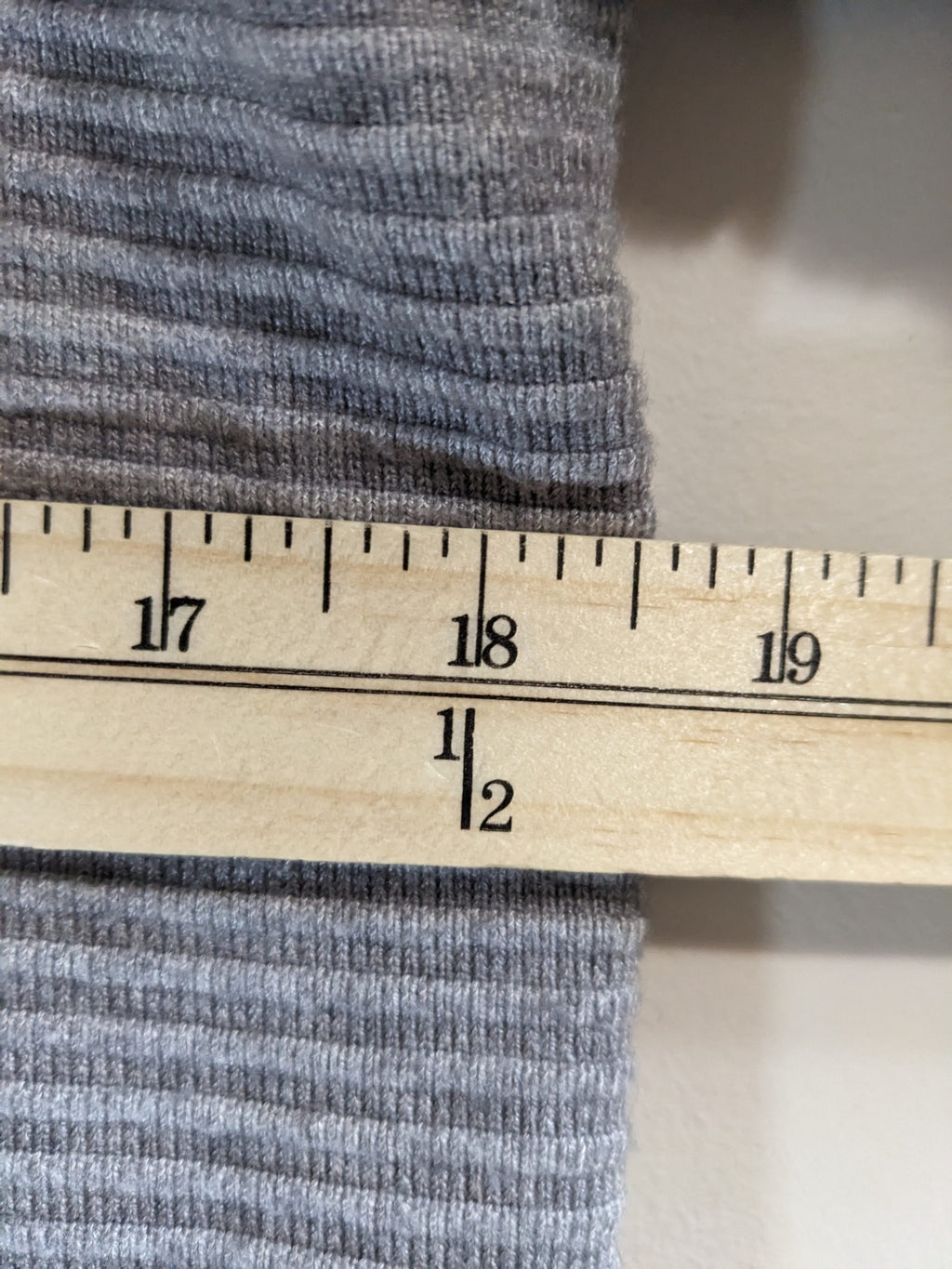 Fait par une MAMAN Long Sleeve Knit - 2XS (appears small)