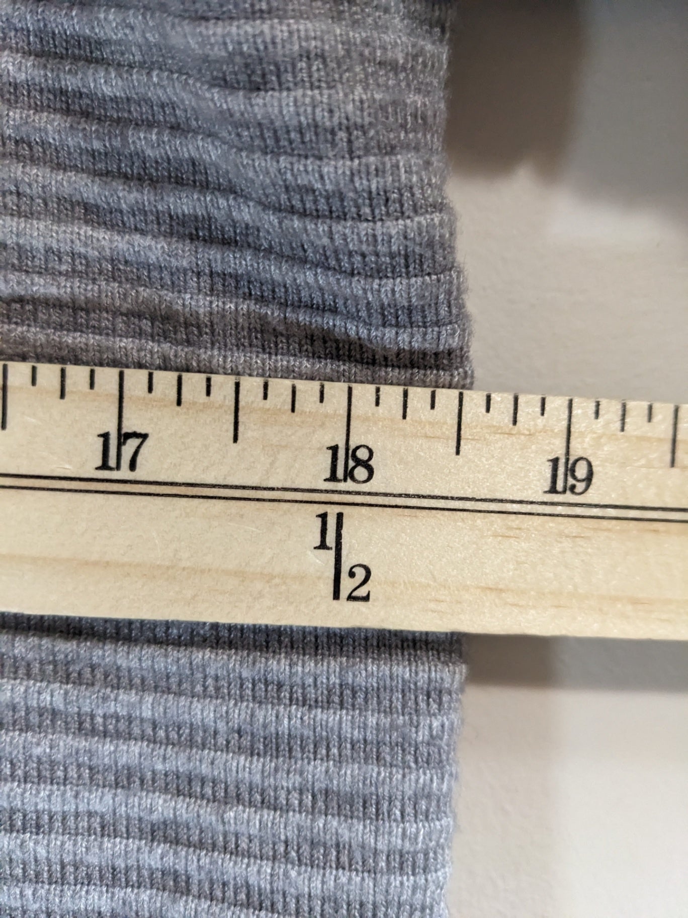 Fait par une MAMAN Long Sleeve Knit - 2XS (appears small)