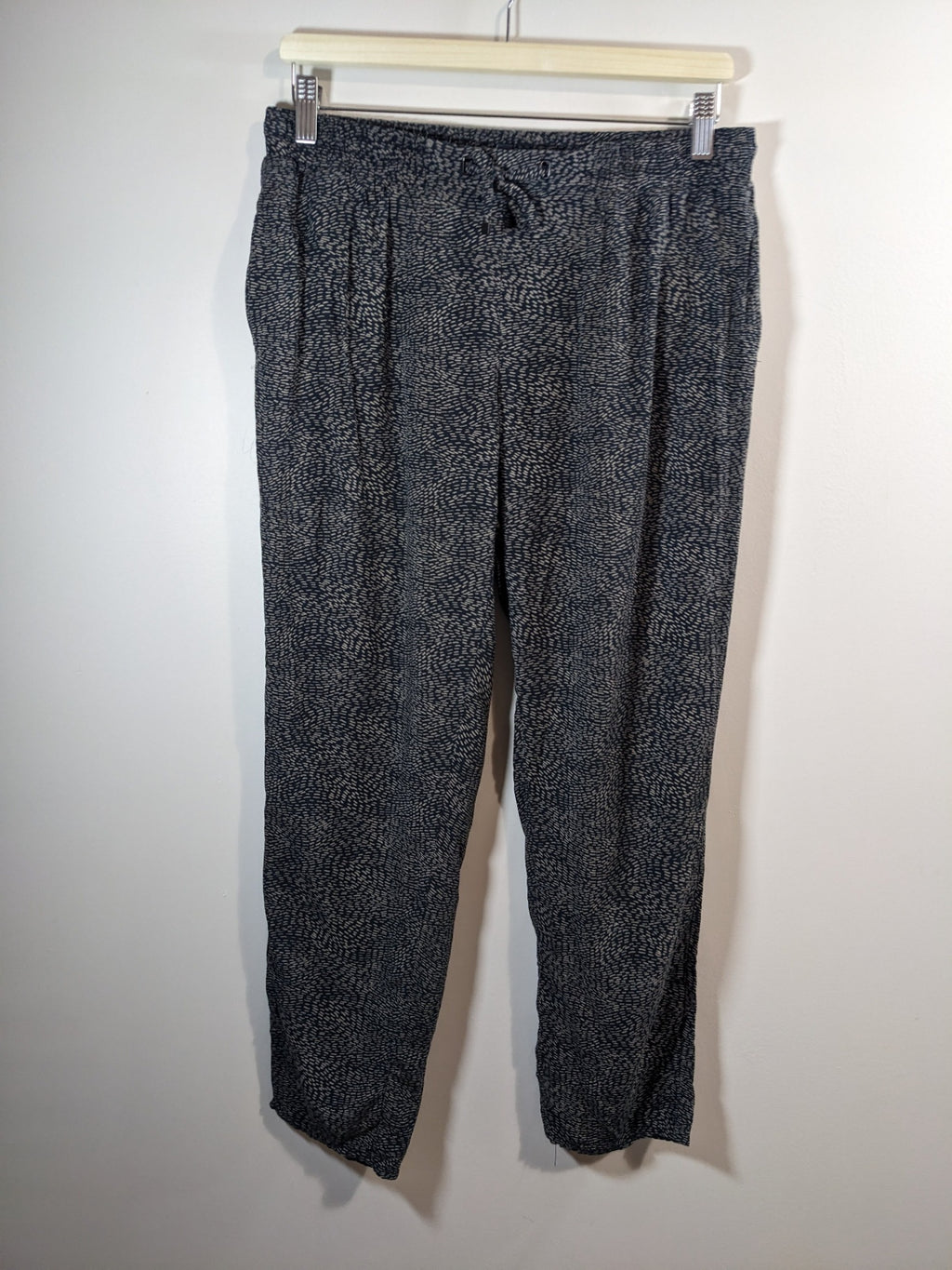 Reitmans Petite Black Patterned Pants - sz 8