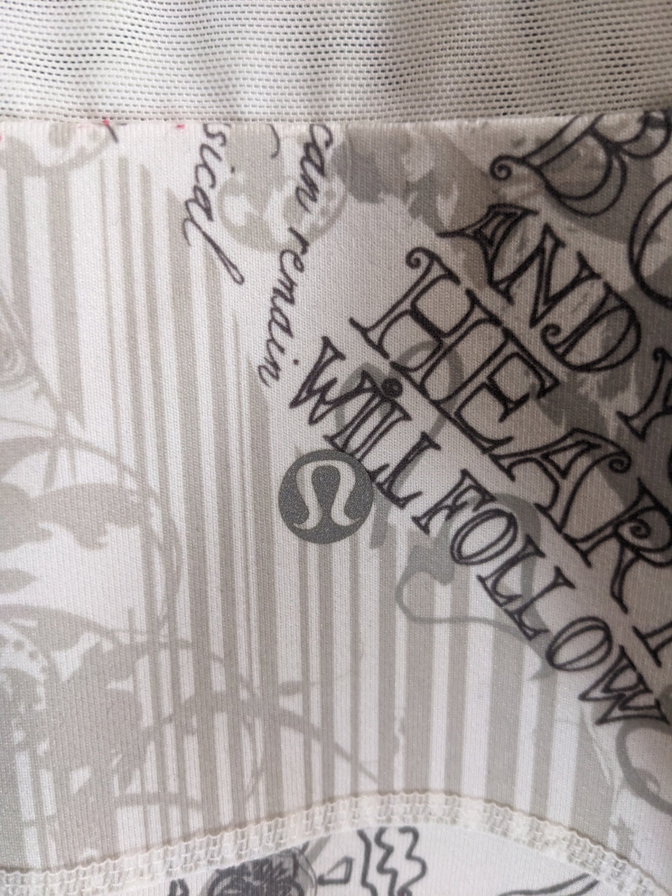 Lululemon White Writing Tank Top - sz 10