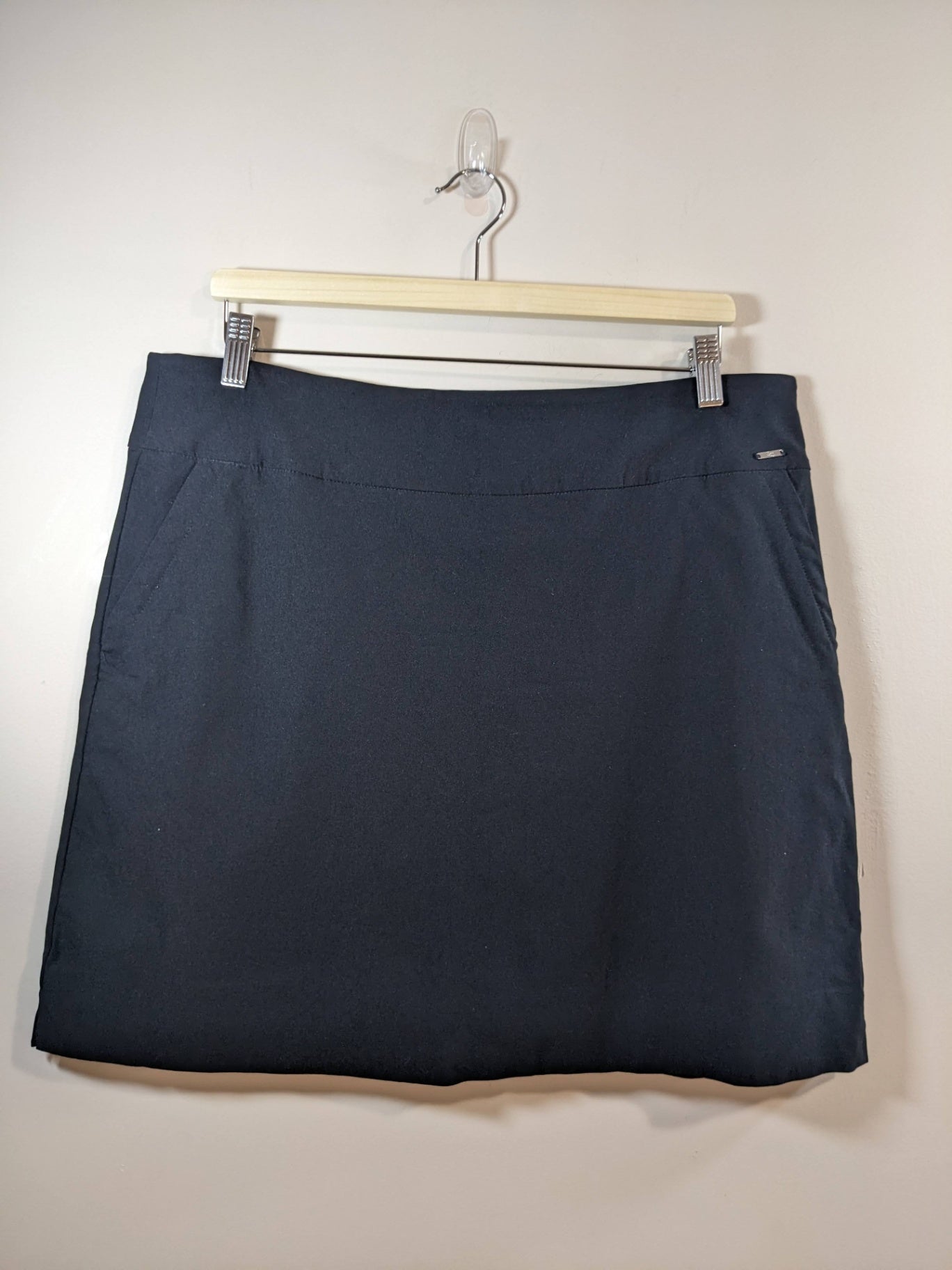 S.C.&Co. Black Skort - sz 16