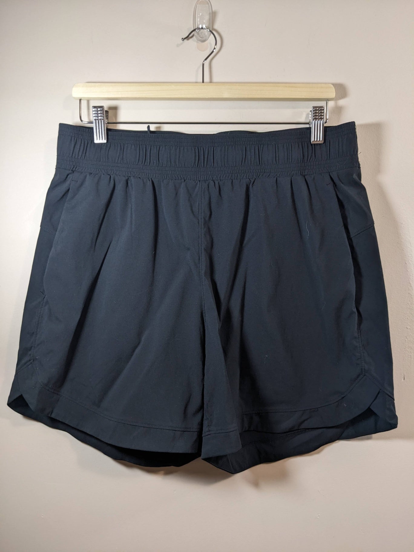 TUFF ATHLETICS Black Shorts - L