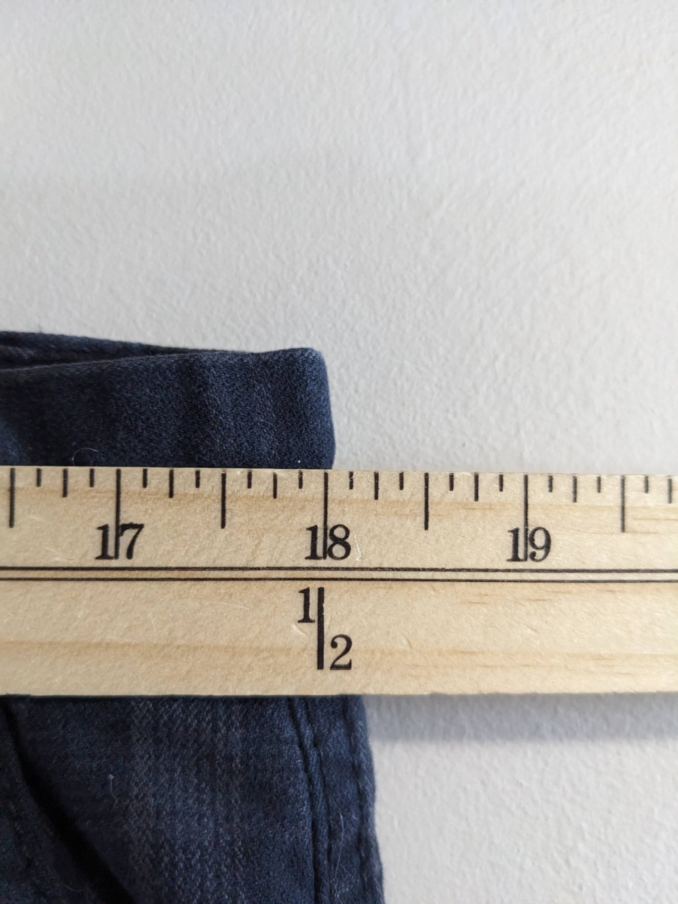 Denver Hayes Black/Grey Plaid Shorts - sz 36