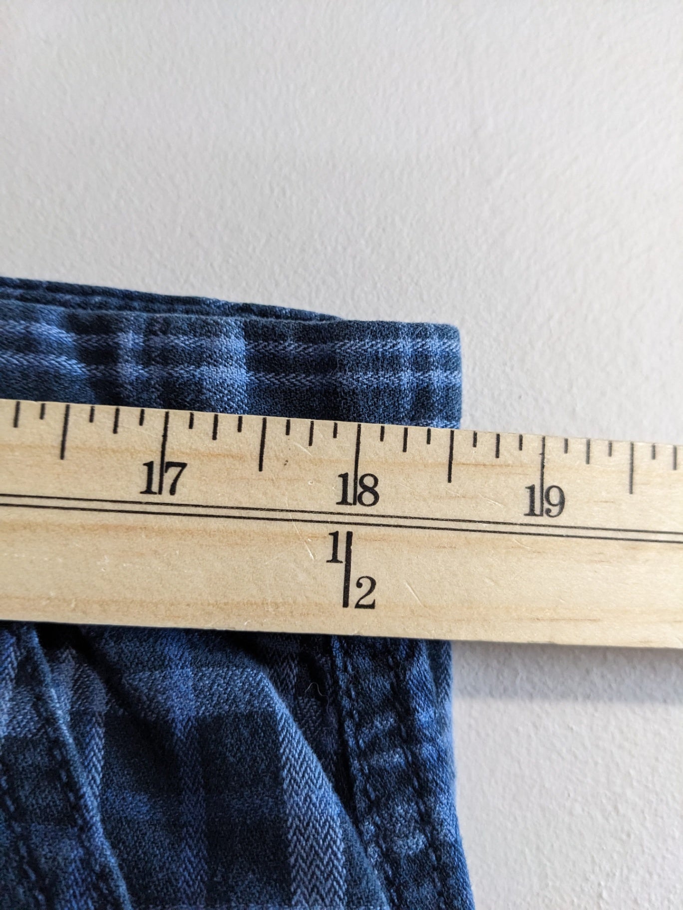 Denver Hayes Blue Plaid Cargo Shorts - sz 36