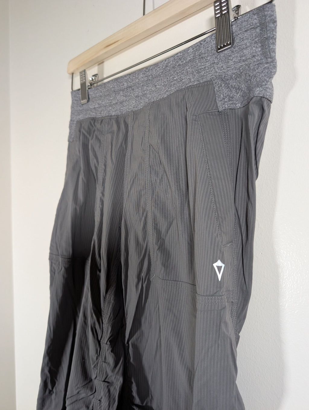 Ivivva Athletica dance studio pants - 14 kids