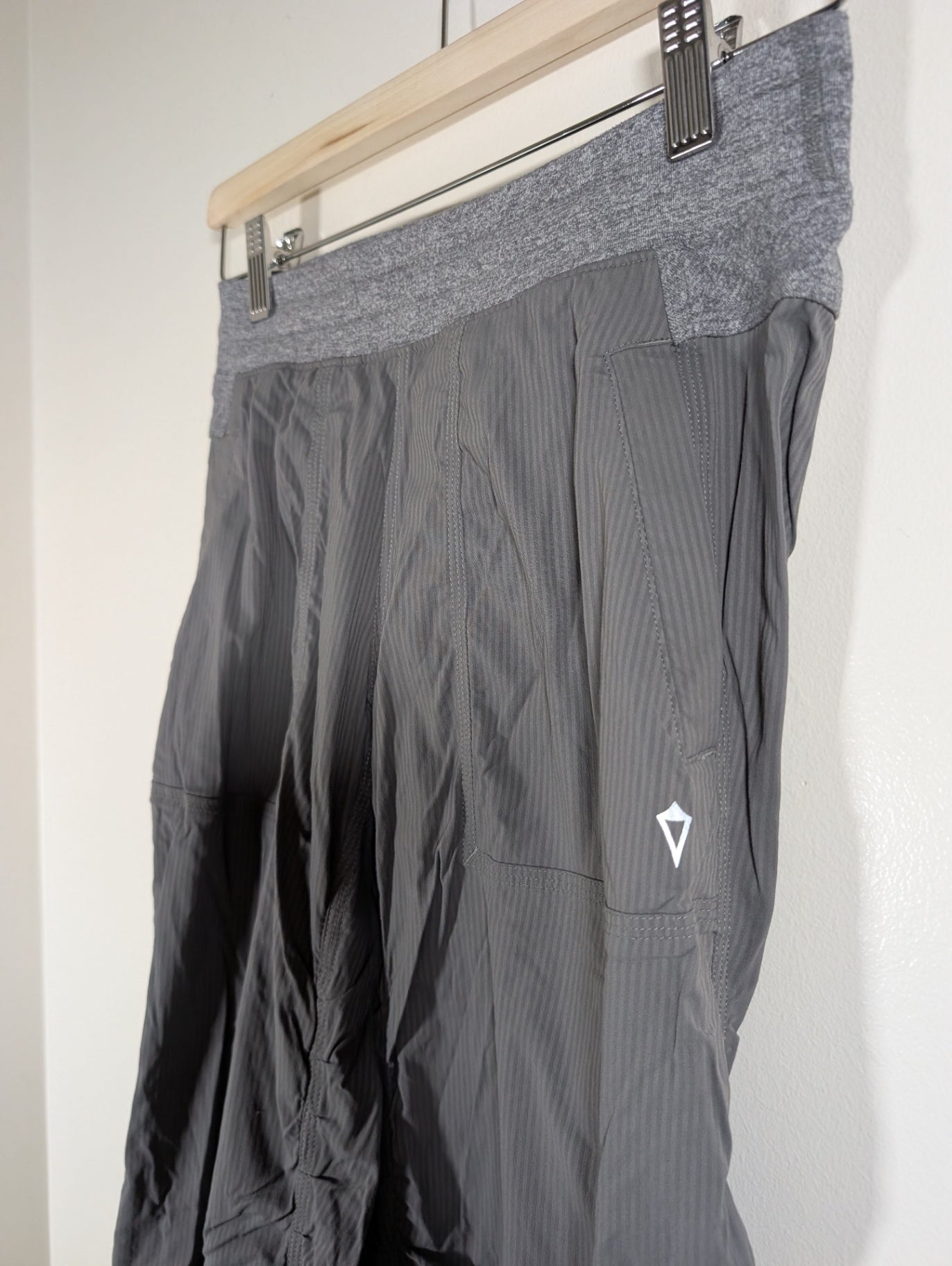 Ivivva Athletica dance studio pants - 14 kids