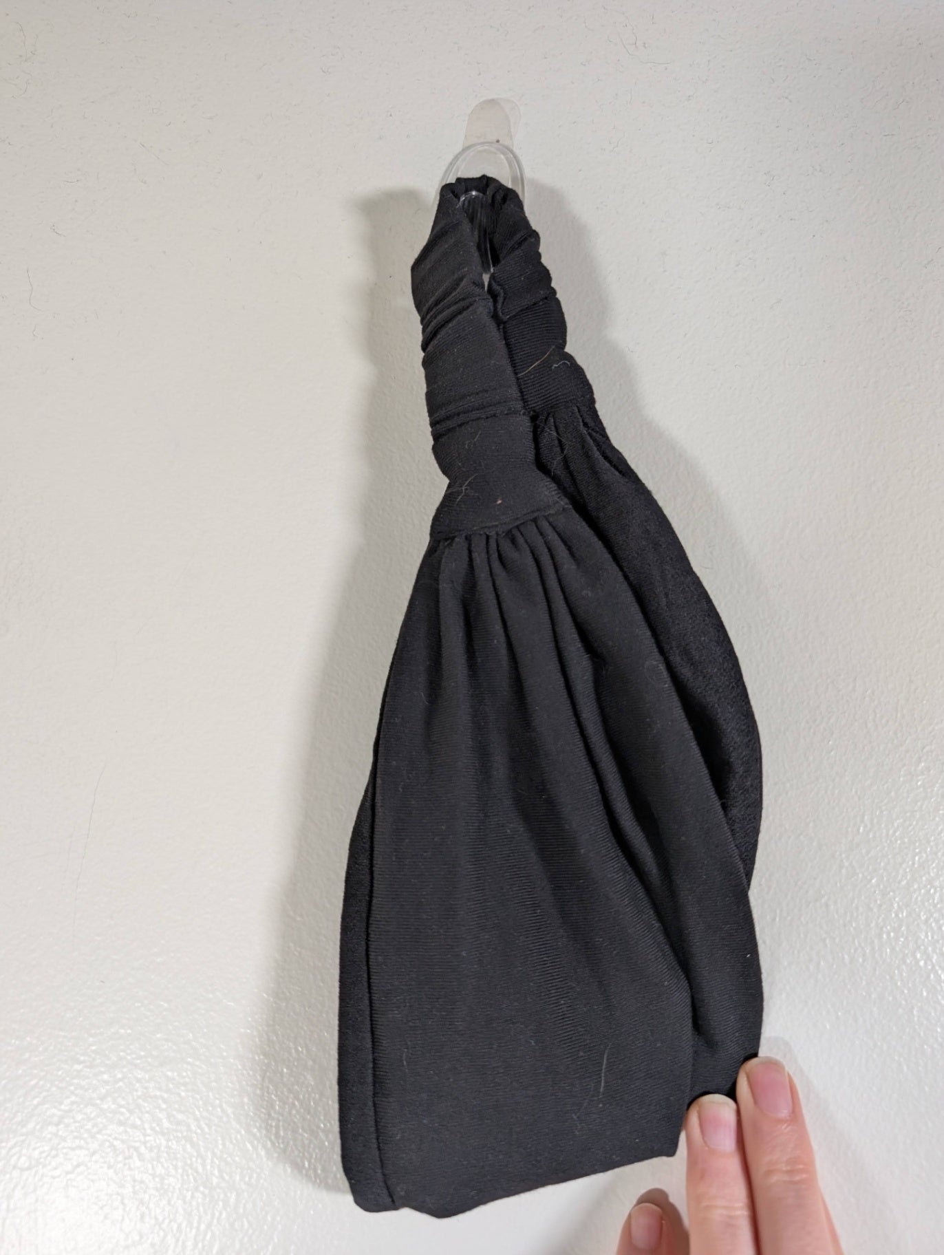 Lululemon black headband 