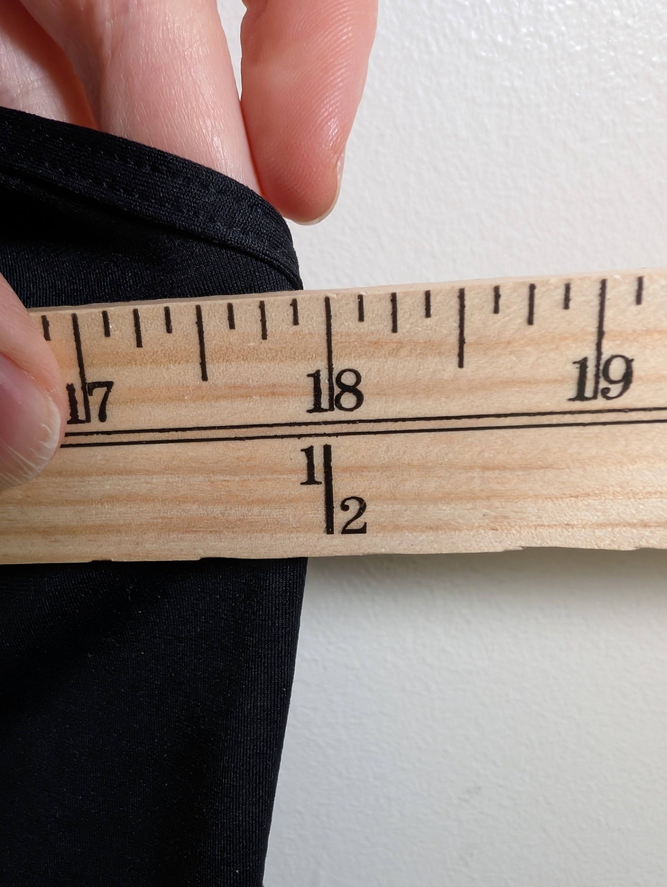 Lululemon black tank - appears SZ 6