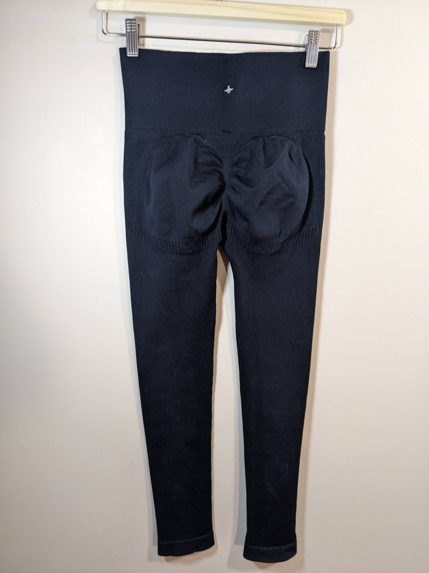 Halara Seamless Flow Butt Lifting 7/8 Leggings - M