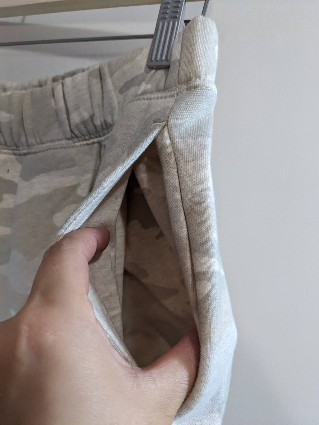 NWT American Eagle Grey Camo Sweatpants - S