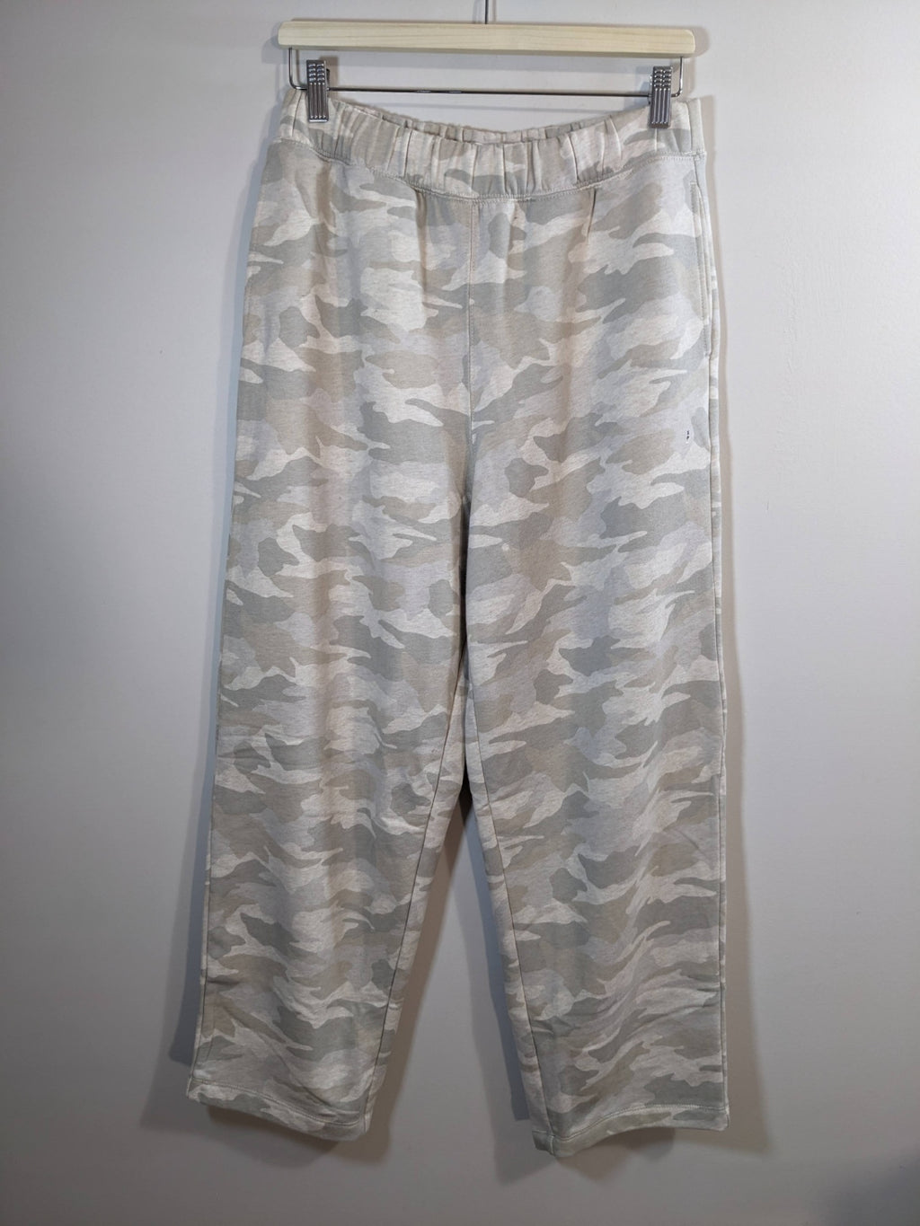 NWT American Eagle Grey Camo Sweatpants - S