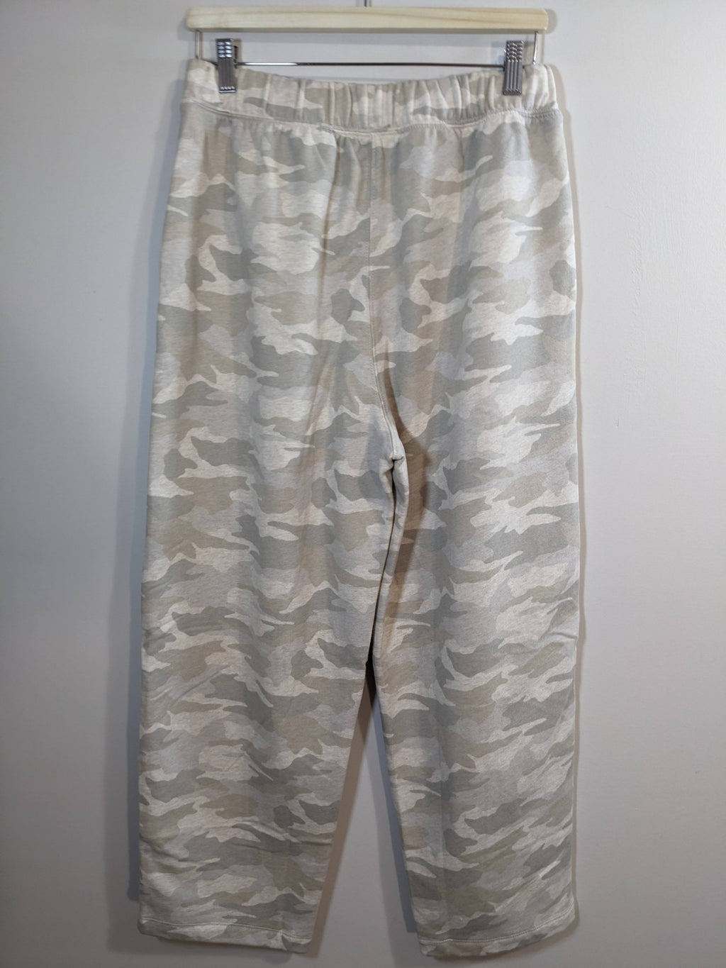NWT American Eagle Grey Camo Sweatpants - S