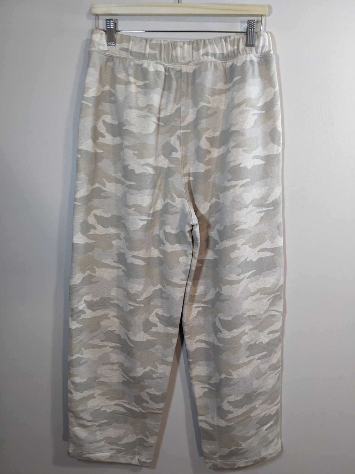 NWT American Eagle Grey Camo Sweatpants - S