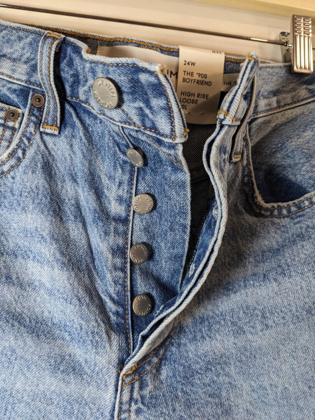 NWT Denim Forum The 90's Boyfriend Jeans - sz 24