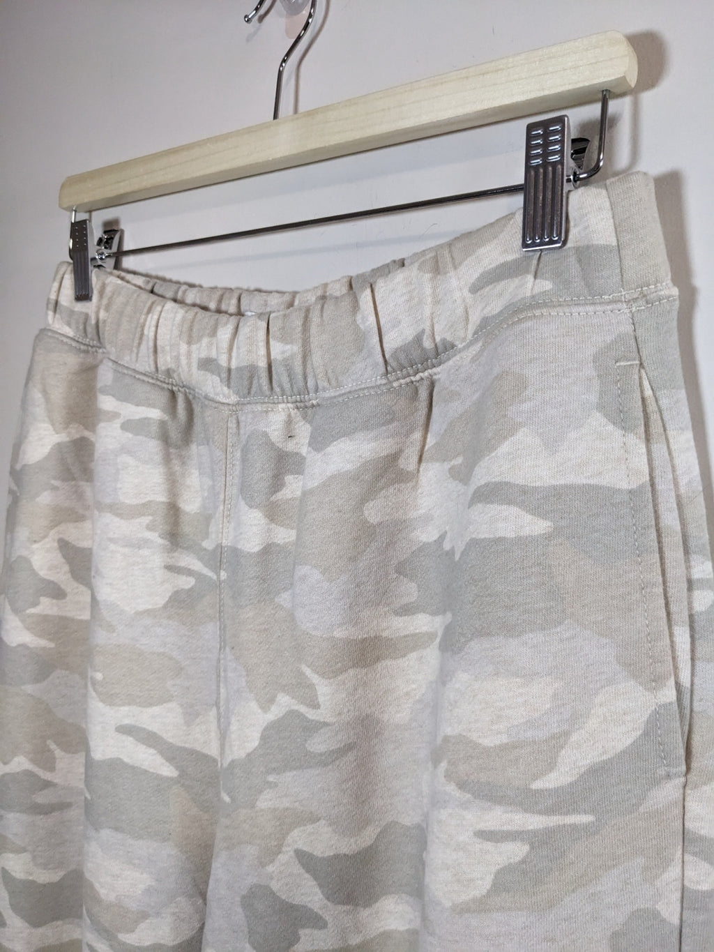 NWT American Eagle Grey Camo Sweatpants - S