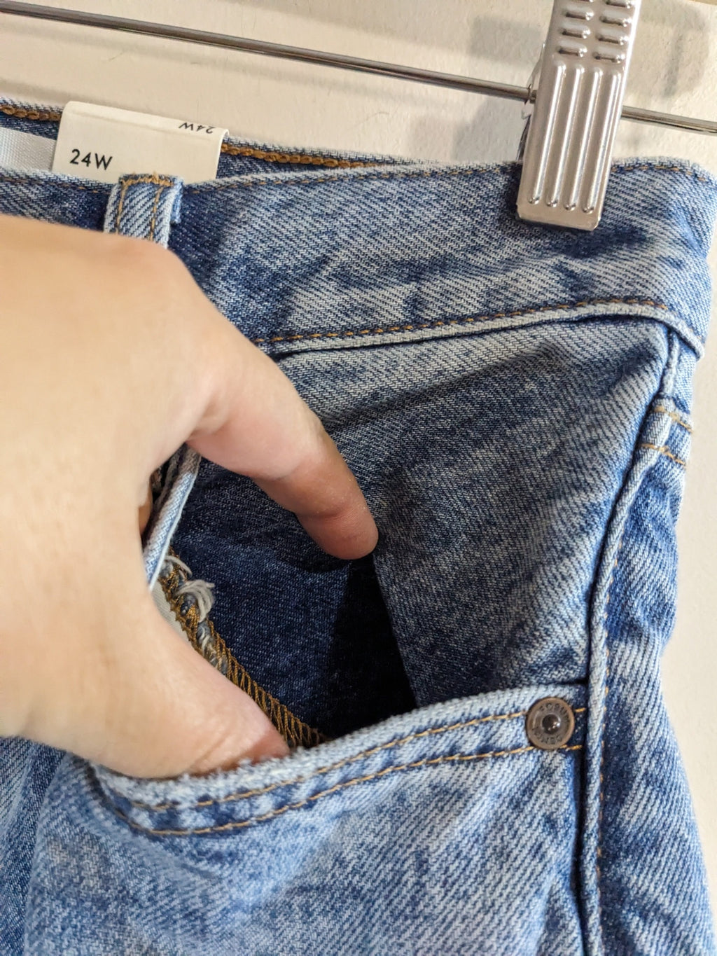 NWT Denim Forum The 90's Boyfriend Jeans - sz 24