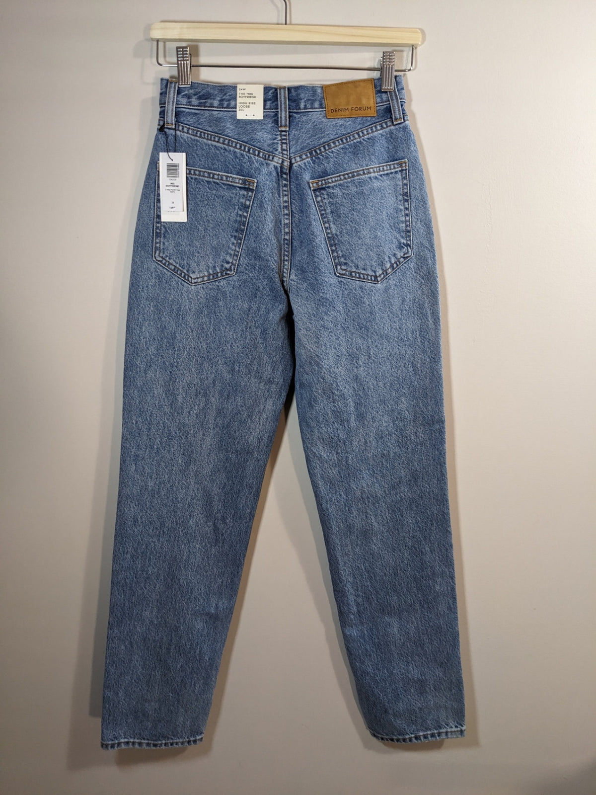 NWT Denim Forum The 90's Boyfriend Jeans - sz 24