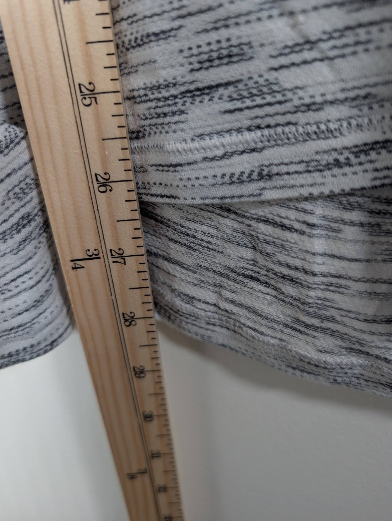 Lululemon long-sleeve - appears Sz 6