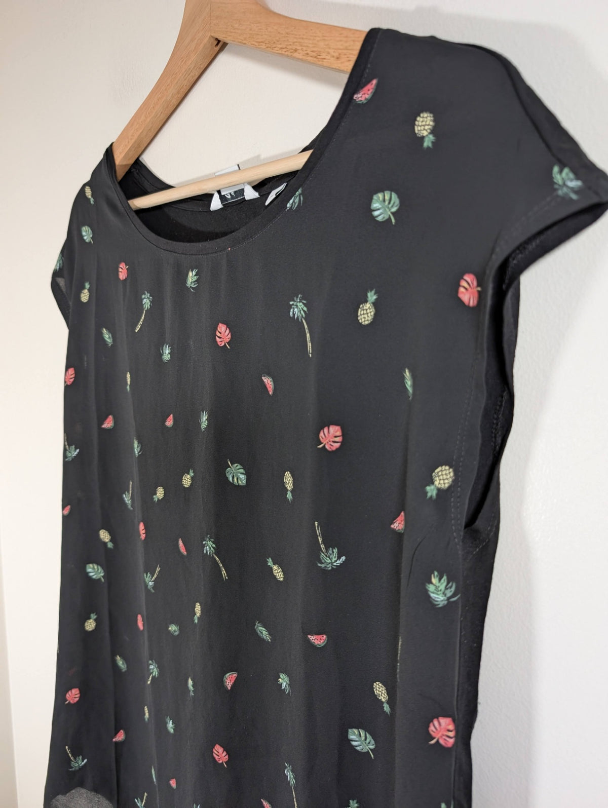 Reitmans black tropical blouse - Medium