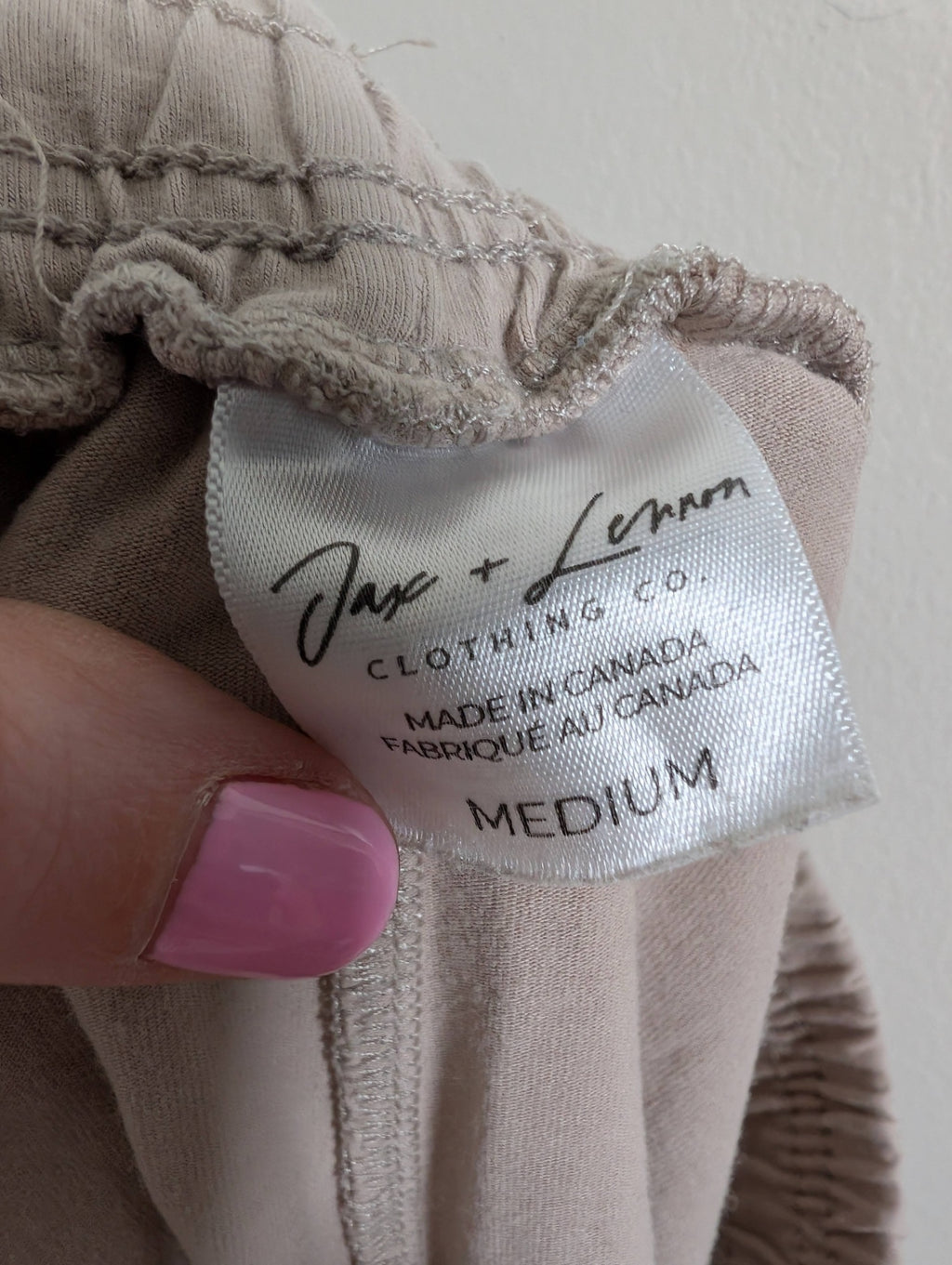 Jax + Lennon beige shorts - Medium