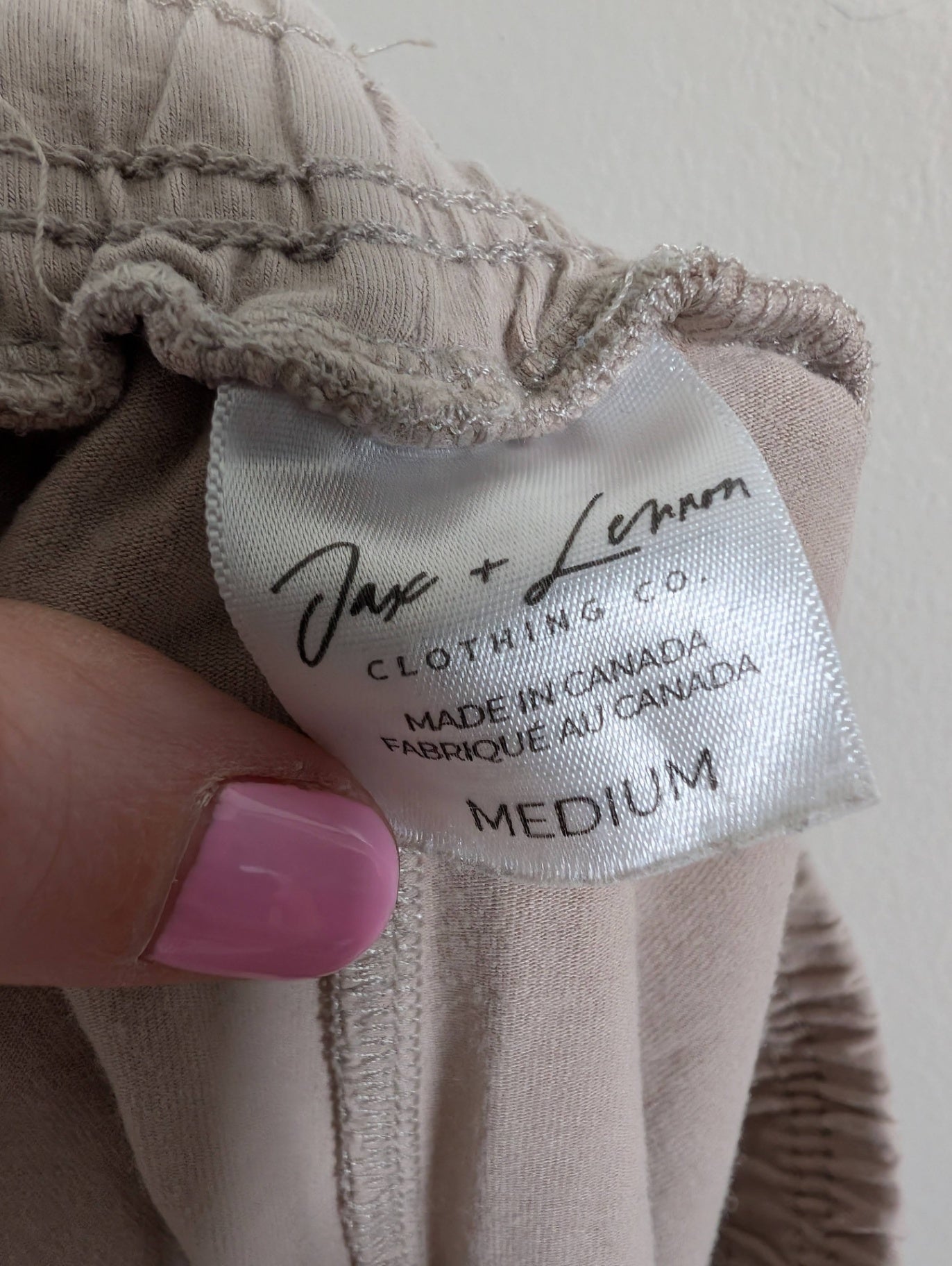 Jax + Lennon beige shorts - Medium