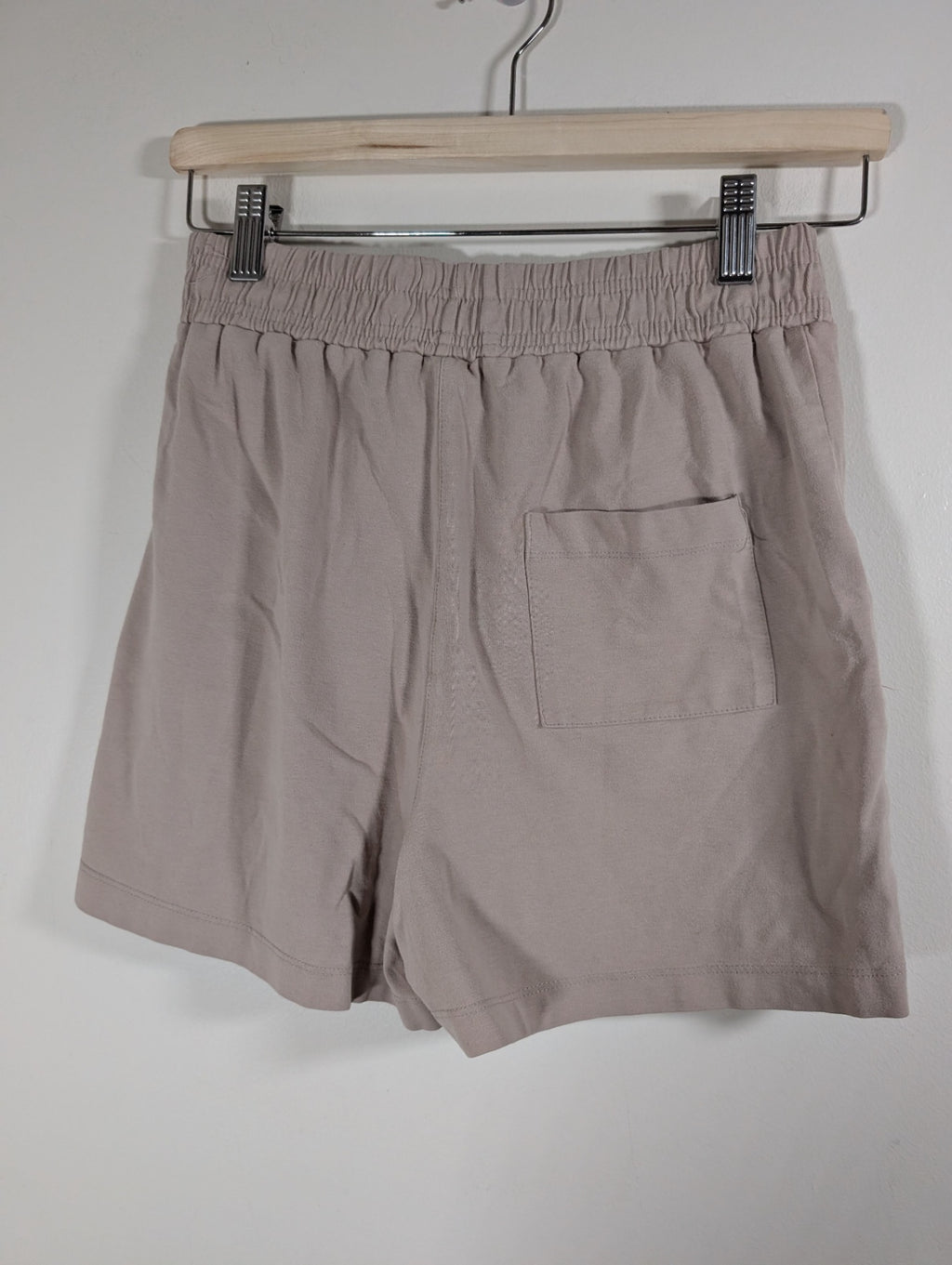 Jax + Lennon beige shorts - Medium