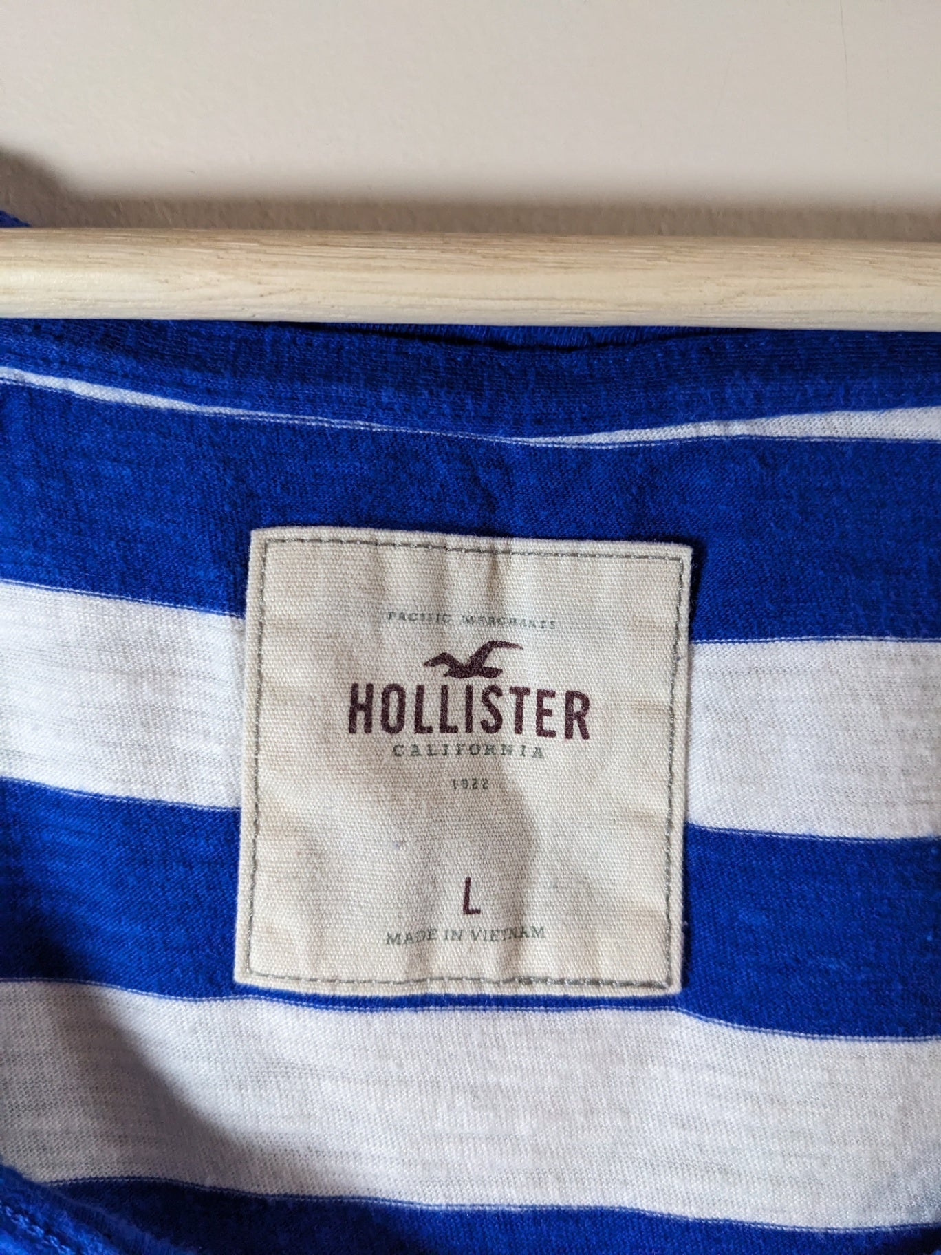 Hollister White & Blue Striped T-Shirt - L